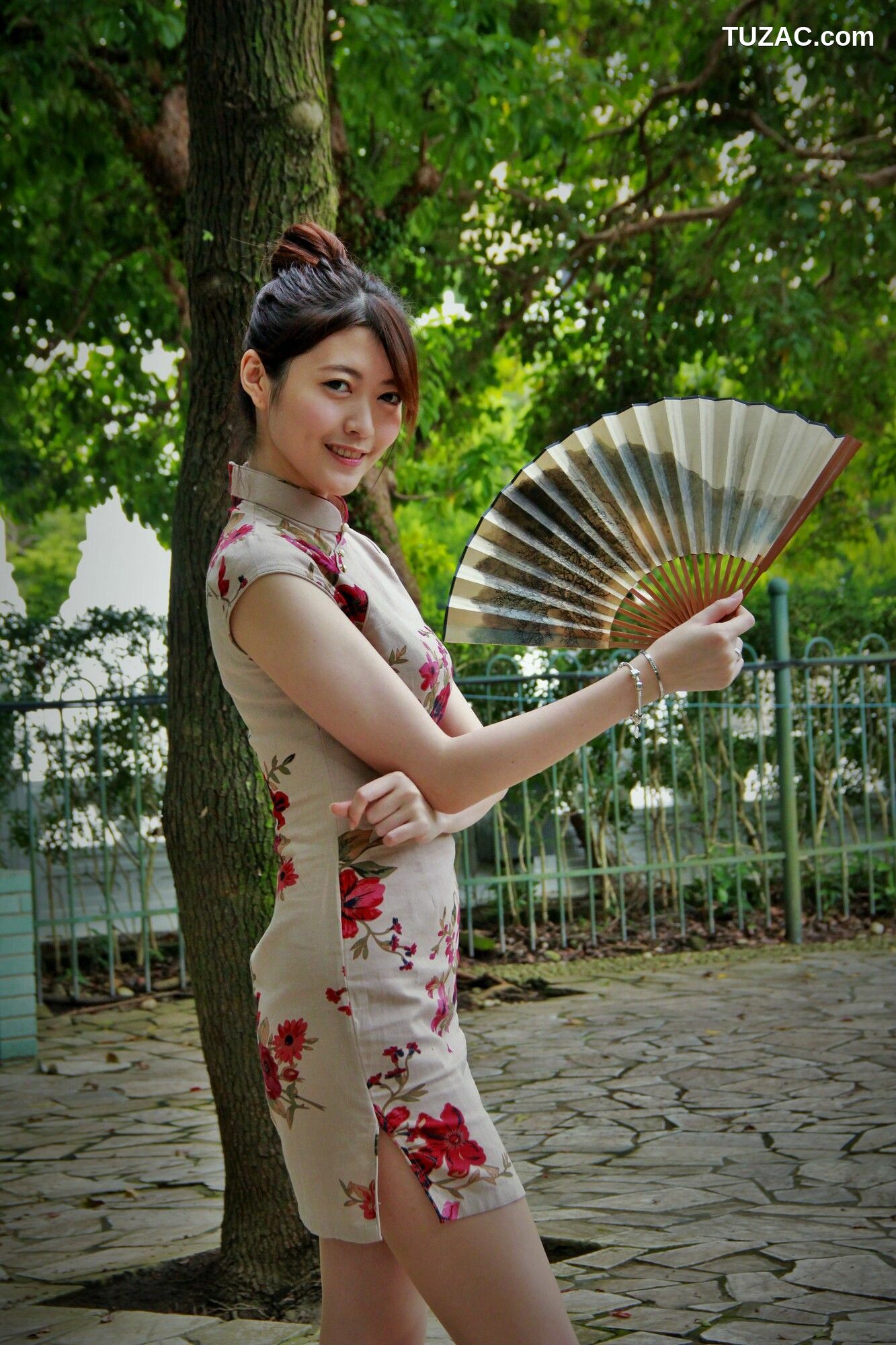 台湾正妹_ 黄品瑄/Brindy薛薛《至善園旗袍外拍》 写真集[67P]