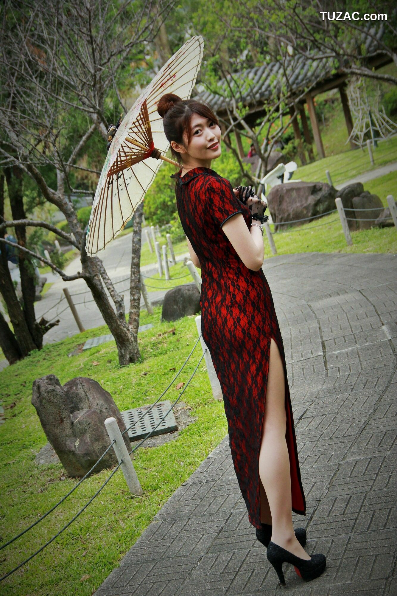 台湾正妹_ 黄品瑄/Brindy薛薛《至善園旗袍外拍》 写真集[67P]