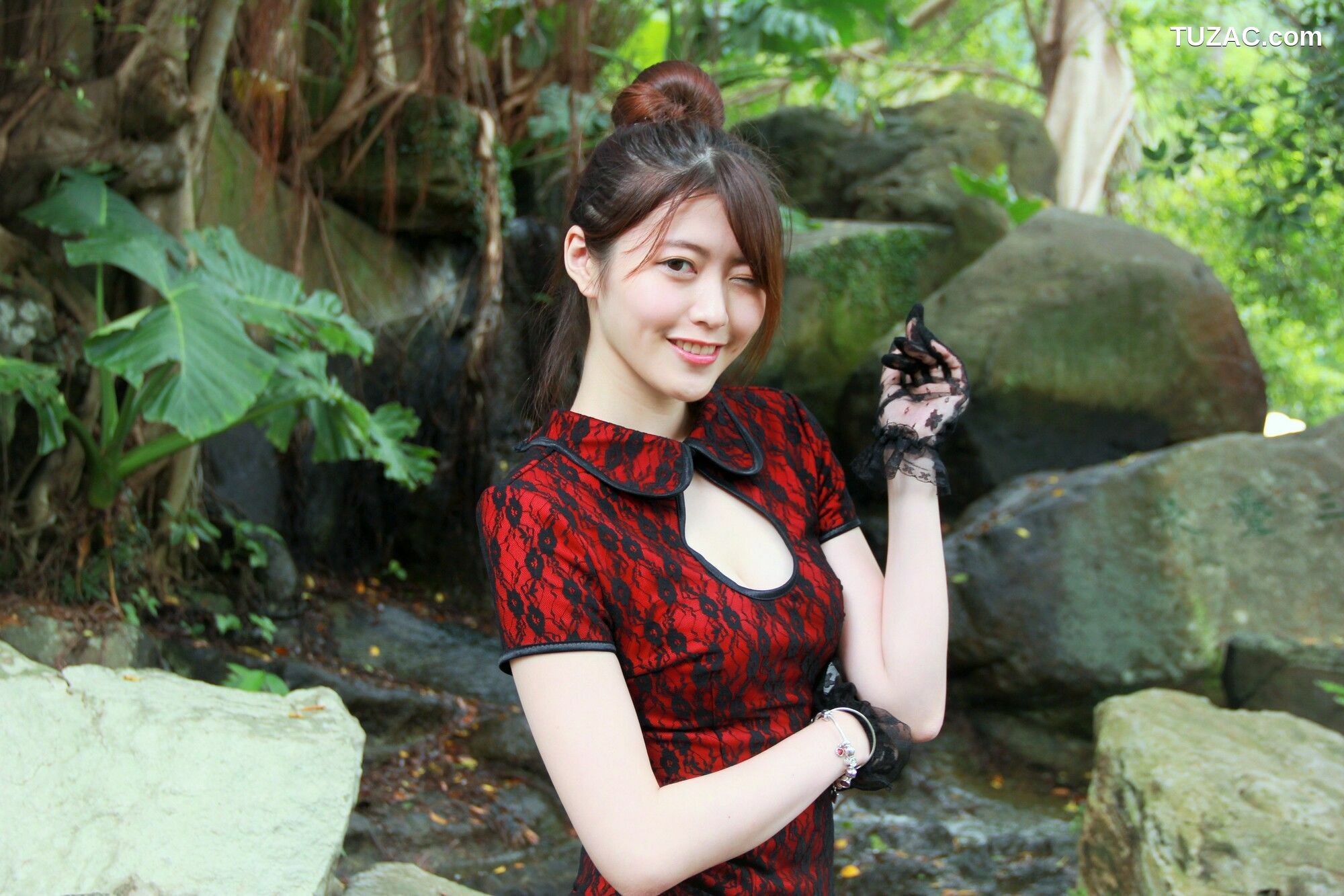 台湾正妹_ 黄品瑄/Brindy薛薛《至善園旗袍外拍》 写真集[67P]