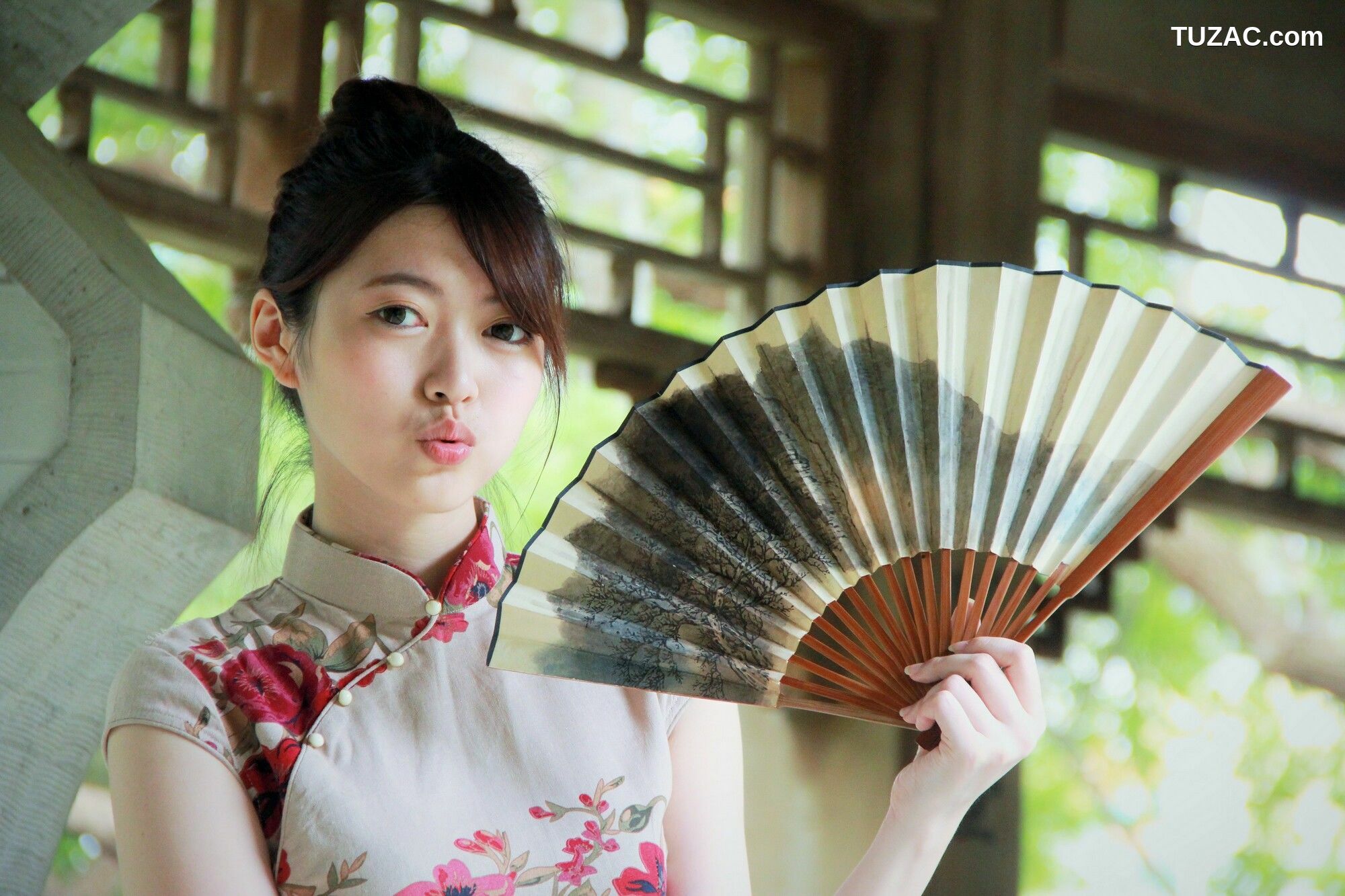 台湾正妹_ 黄品瑄/Brindy薛薛《至善園旗袍外拍》 写真集[67P]