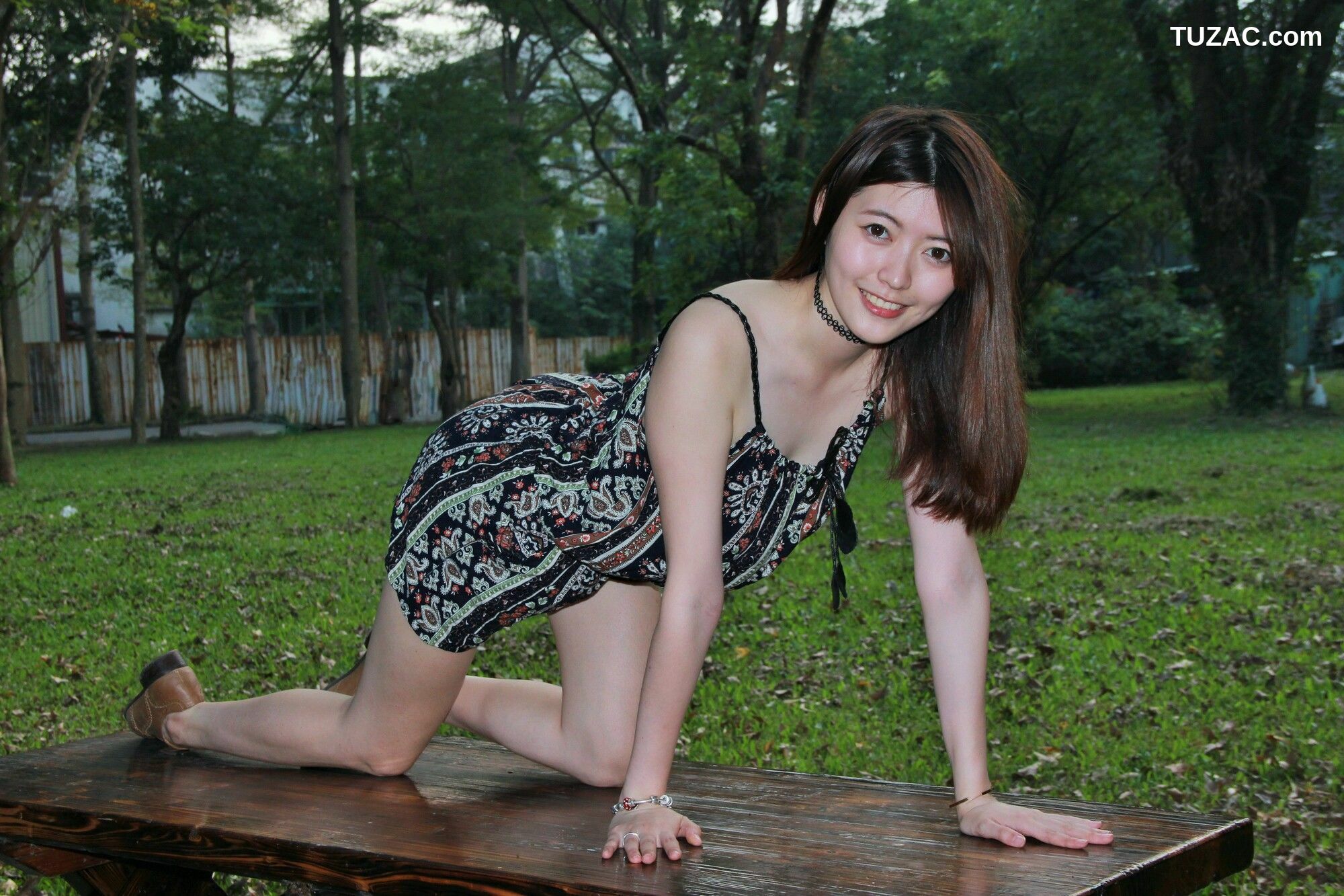 台湾正妹_ 黄品瑄《台湾大学外拍》 写真集[43P]