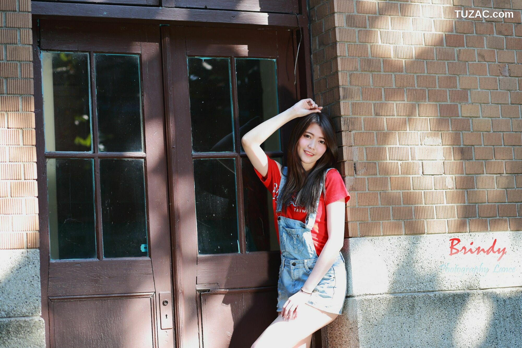 台湾正妹_ 黄品瑄《台湾大学外拍》 写真集[43P]