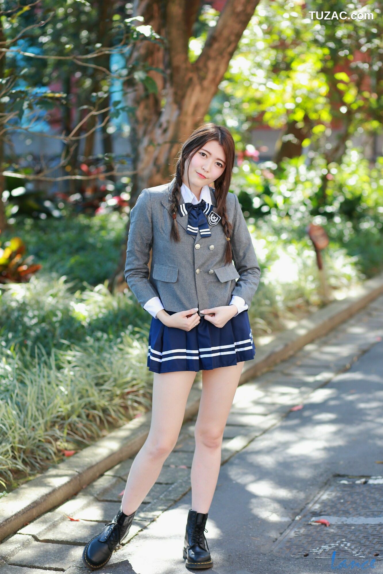 台湾正妹_ 黄品瑄《台湾大学外拍》 写真集[43P]