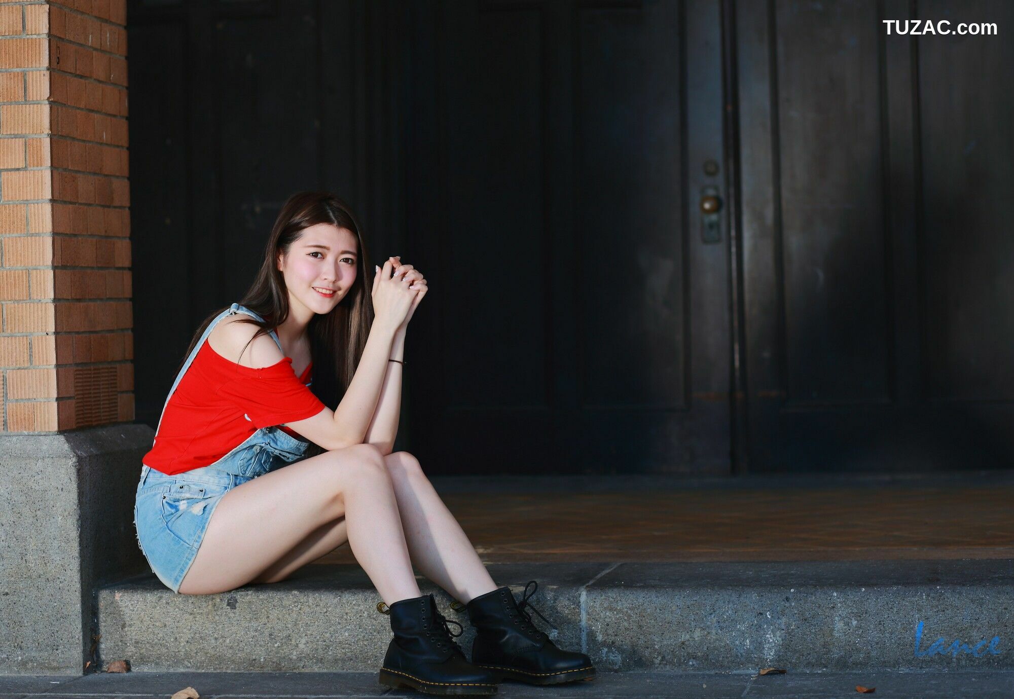 台湾正妹_ 黄品瑄《台湾大学外拍》 写真集[43P]