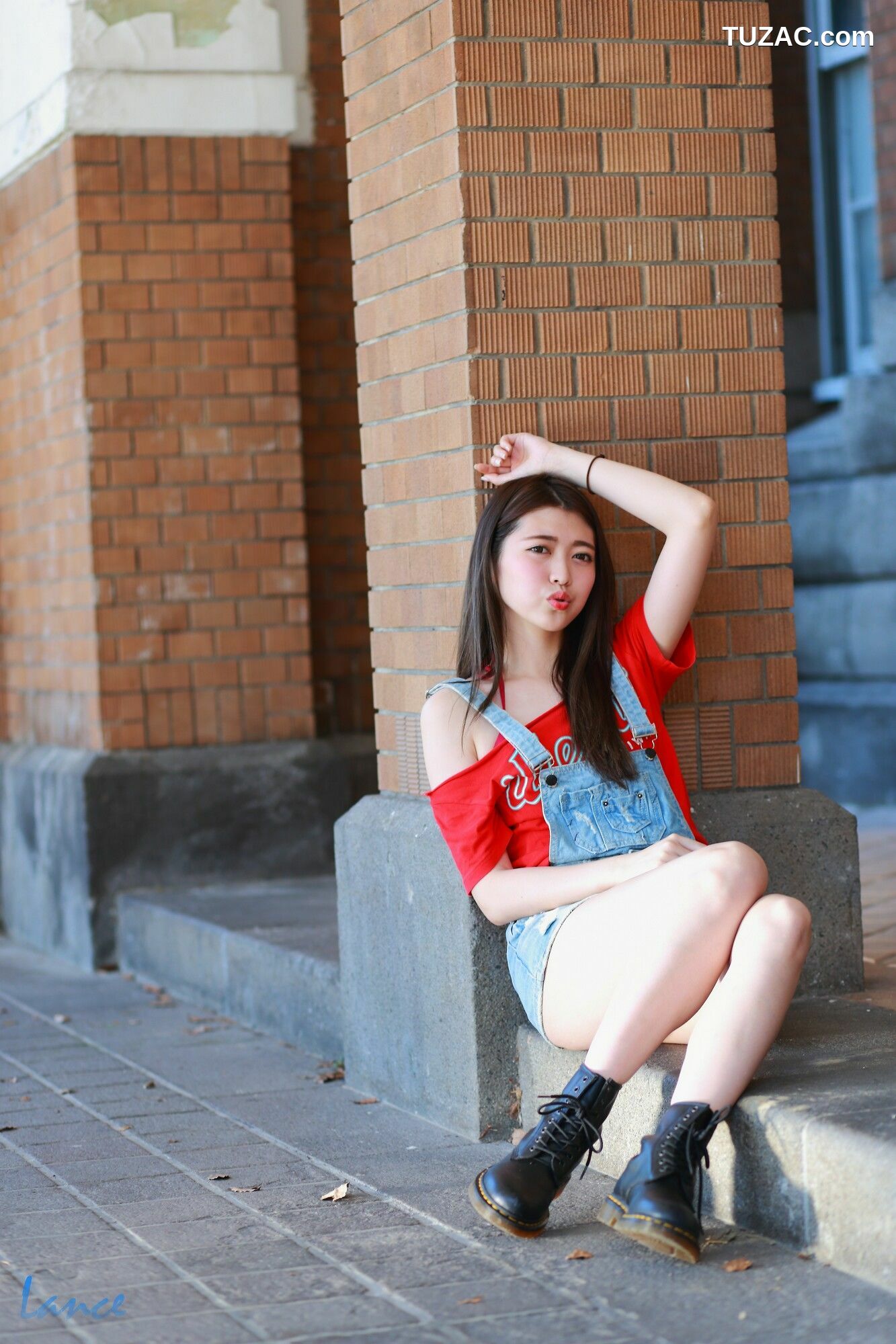 台湾正妹_ 黄品瑄《台湾大学外拍》 写真集[43P]