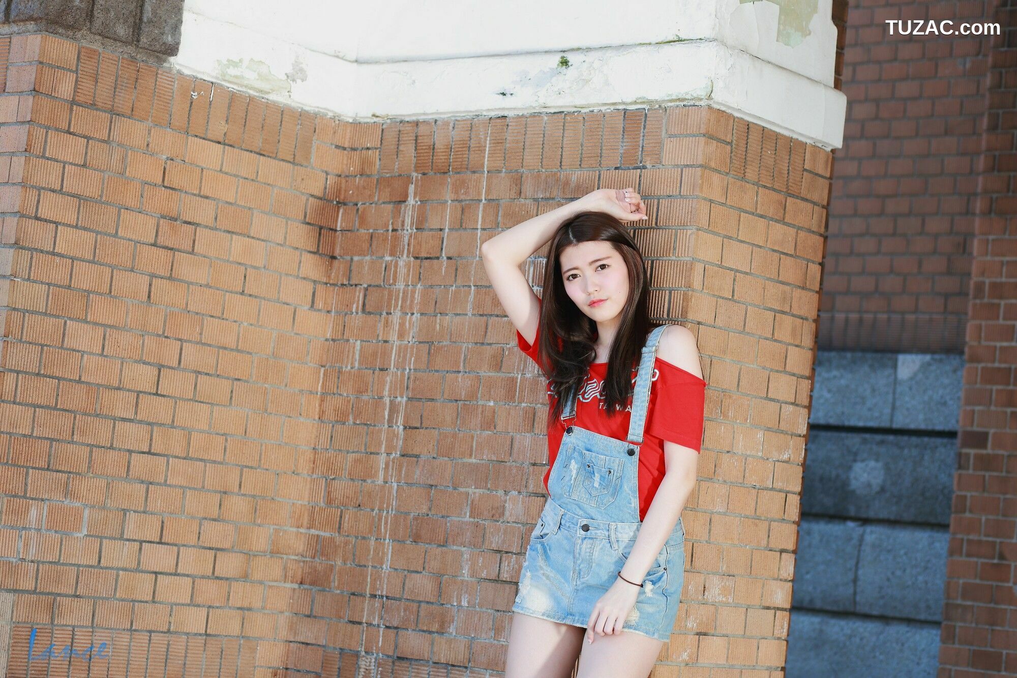 台湾正妹_ 黄品瑄《台湾大学外拍》 写真集[43P]