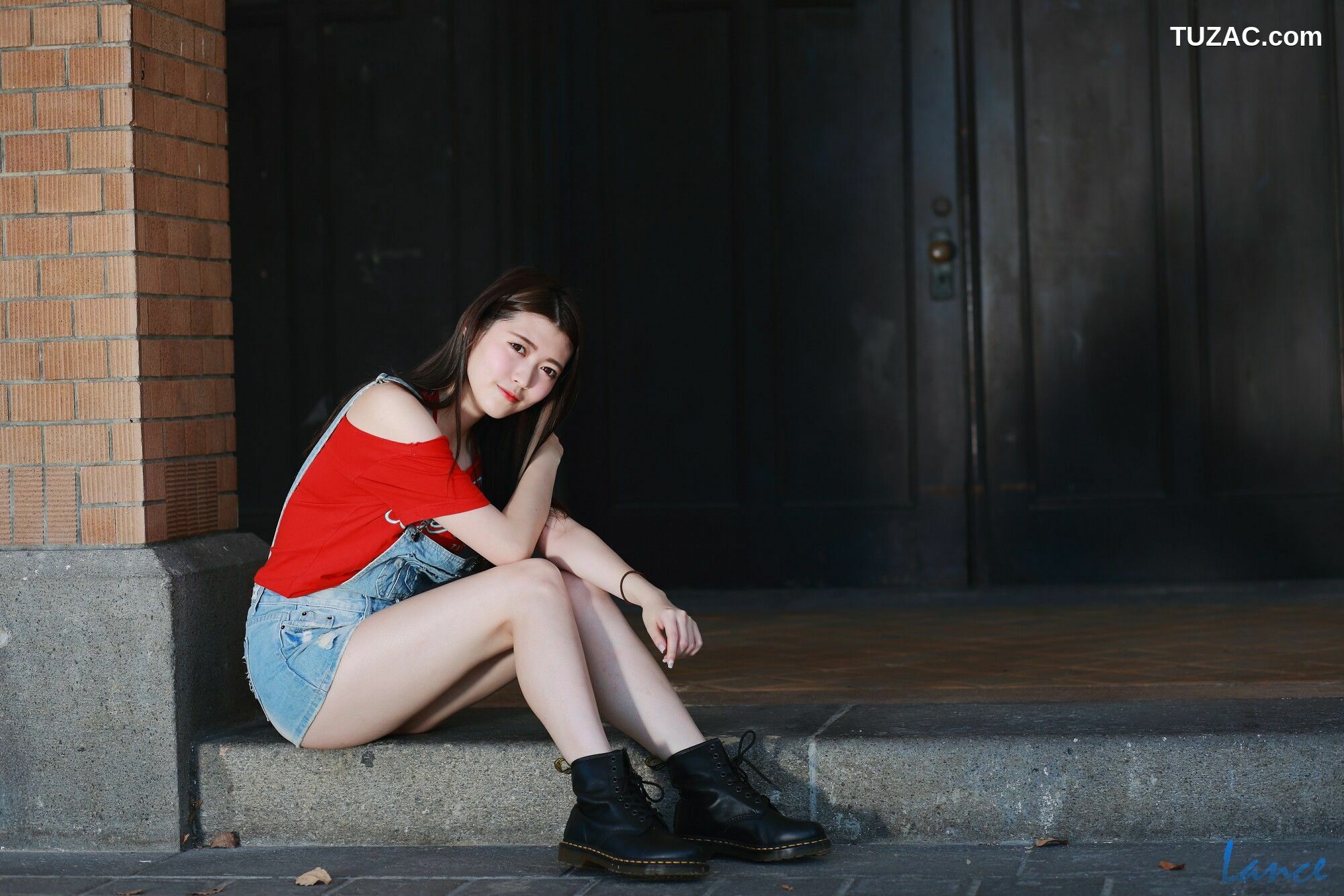 台湾正妹_ 黄品瑄《台湾大学外拍》 写真集[43P]