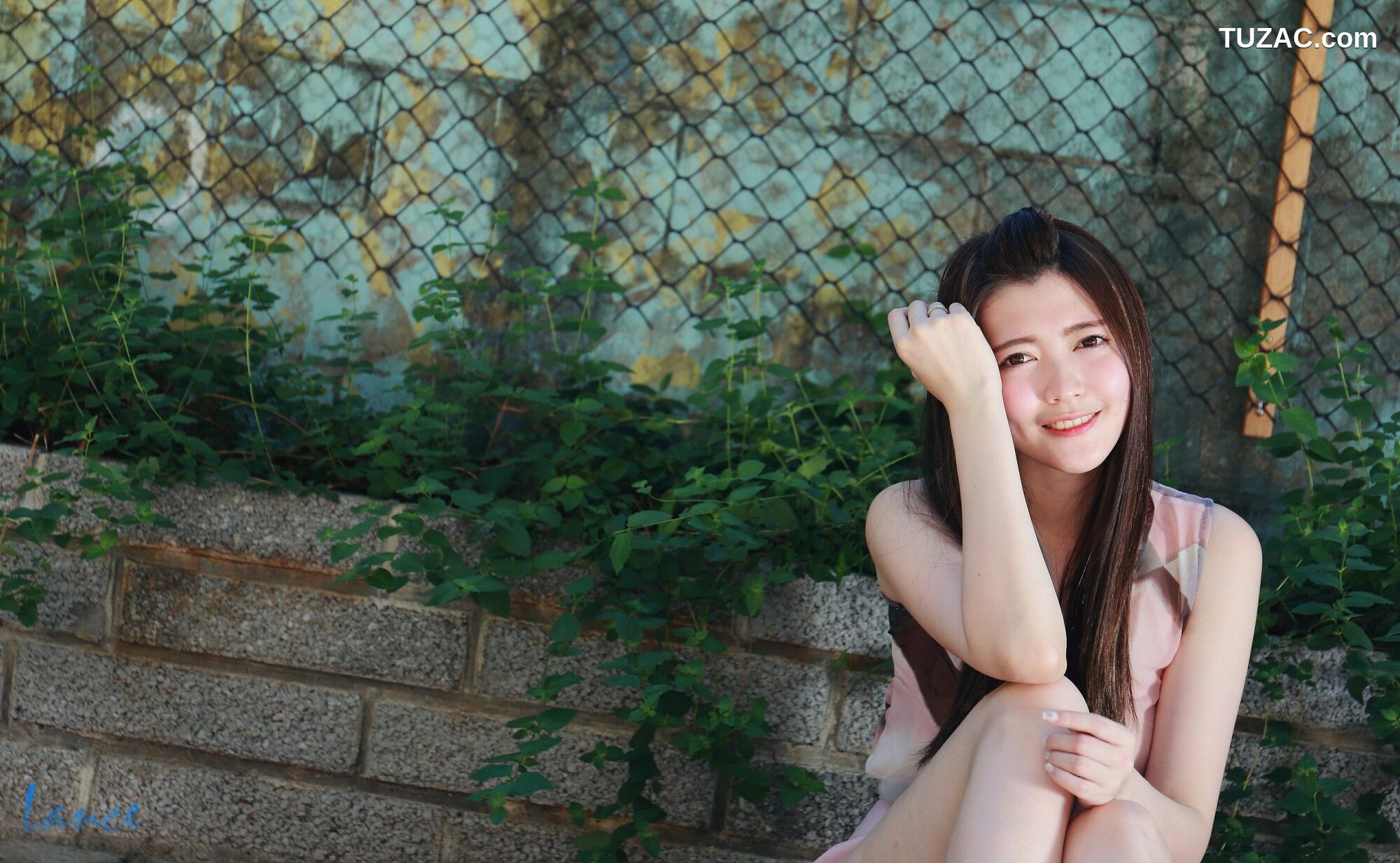 台湾正妹_ 黄品瑄《台湾大学外拍》 写真集[43P]