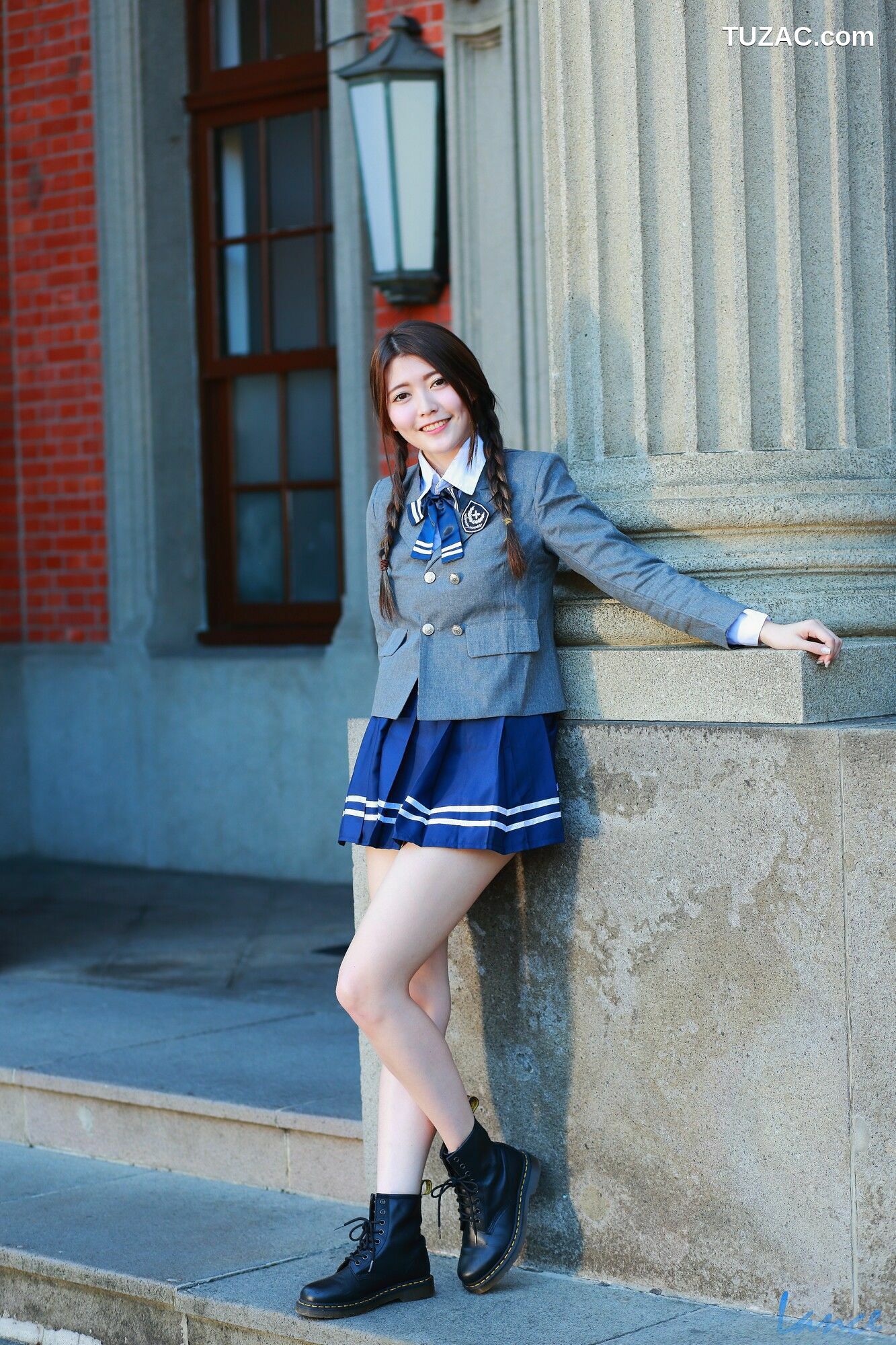 台湾正妹_ 黄品瑄《台湾大学外拍》 写真集[43P]