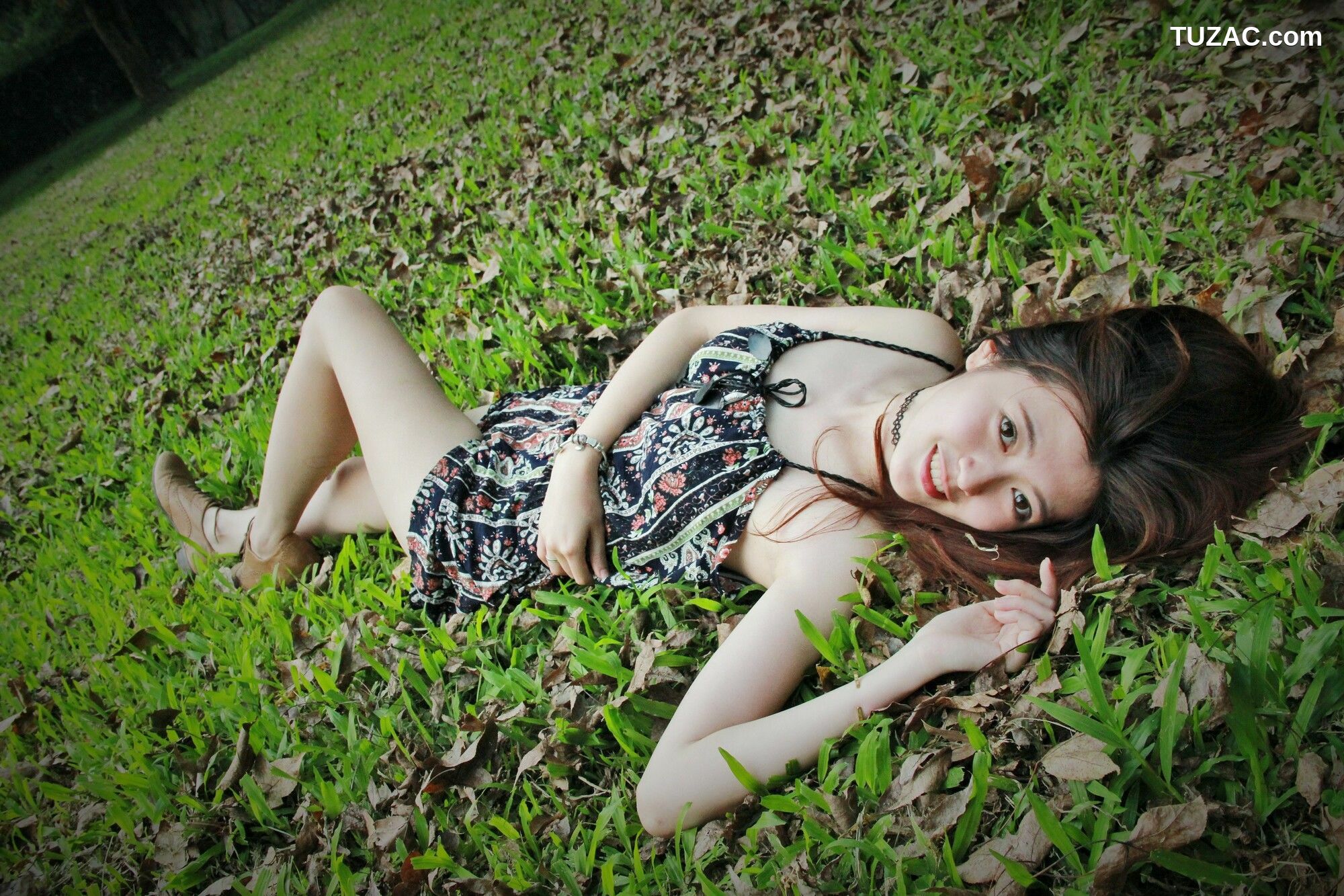 台湾正妹_ 黄品瑄《台湾大学外拍》 写真集[43P]