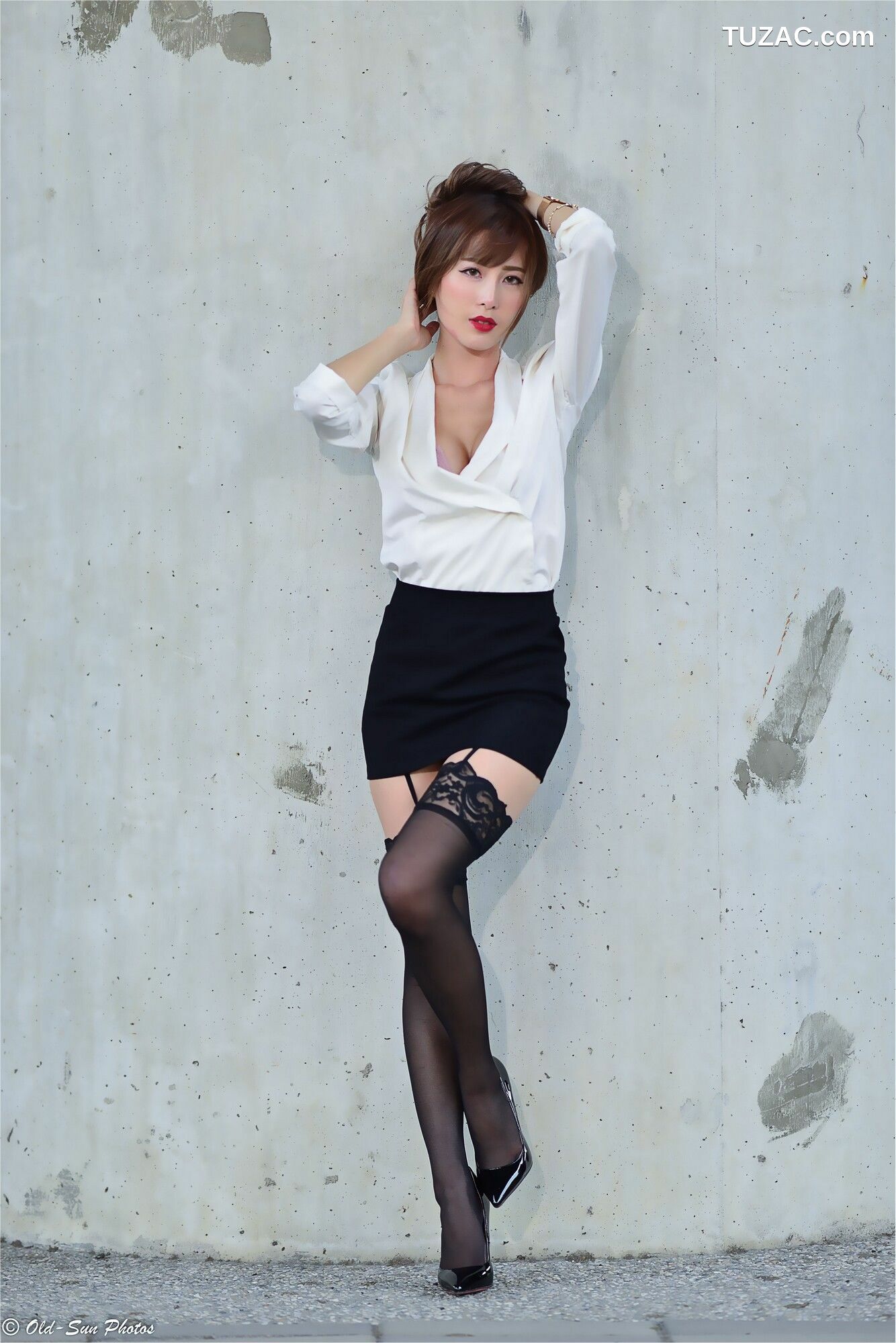 台湾正妹_ 黄艾比Abbie《油廠國小OL外拍》 写真集[120P]