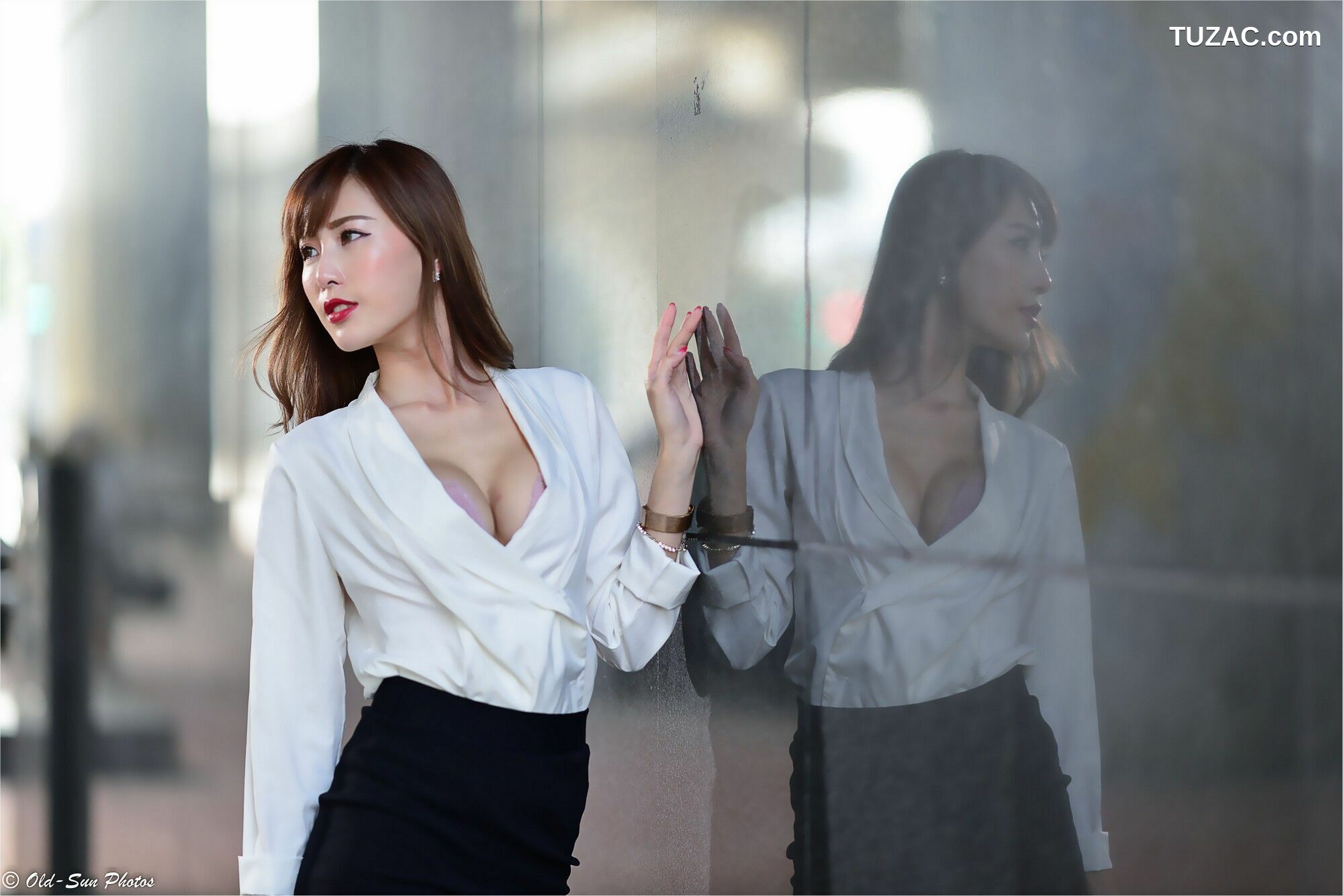 台湾正妹_ 黄艾比Abbie《油廠國小OL外拍》 写真集[120P]