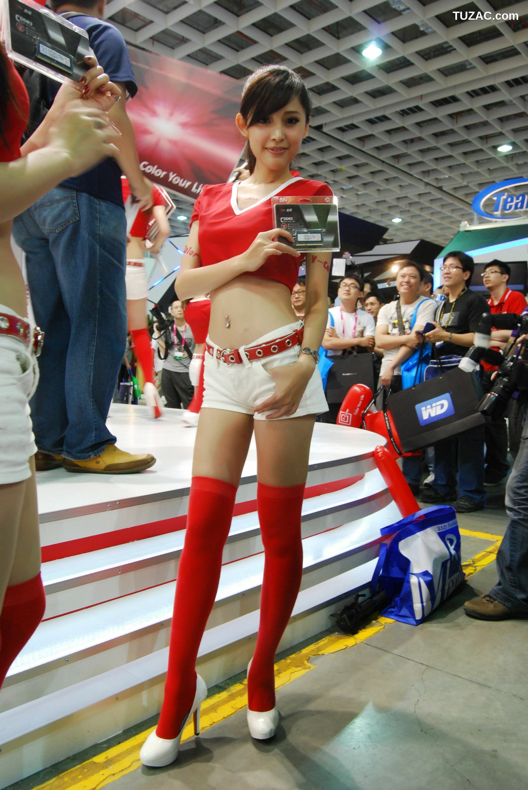 台湾正妹_Beautyleg腿模Avy《各类展台高清美图》大合集