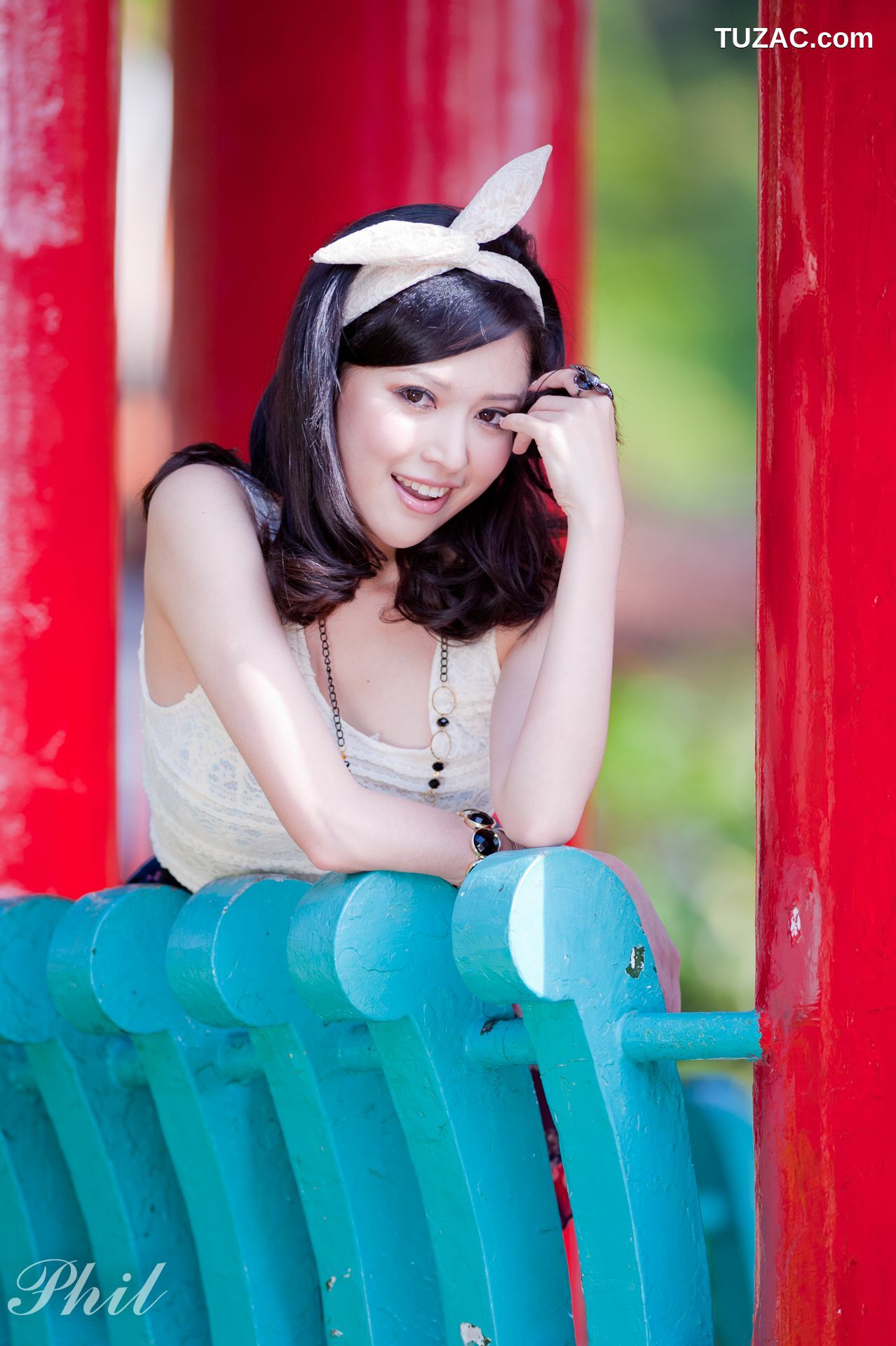 台湾正妹_Beautyleg腿模Avy《连衣裙公园外拍》写真集