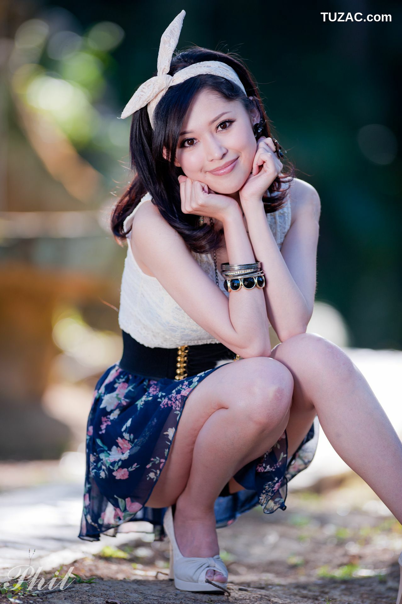 台湾正妹_Beautyleg腿模Avy《连衣裙公园外拍》写真集