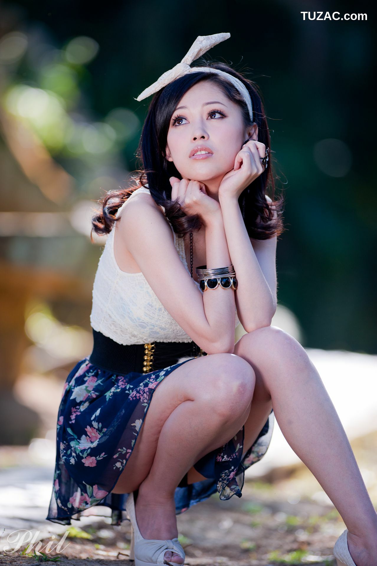 台湾正妹_Beautyleg腿模Avy《连衣裙公园外拍》写真集