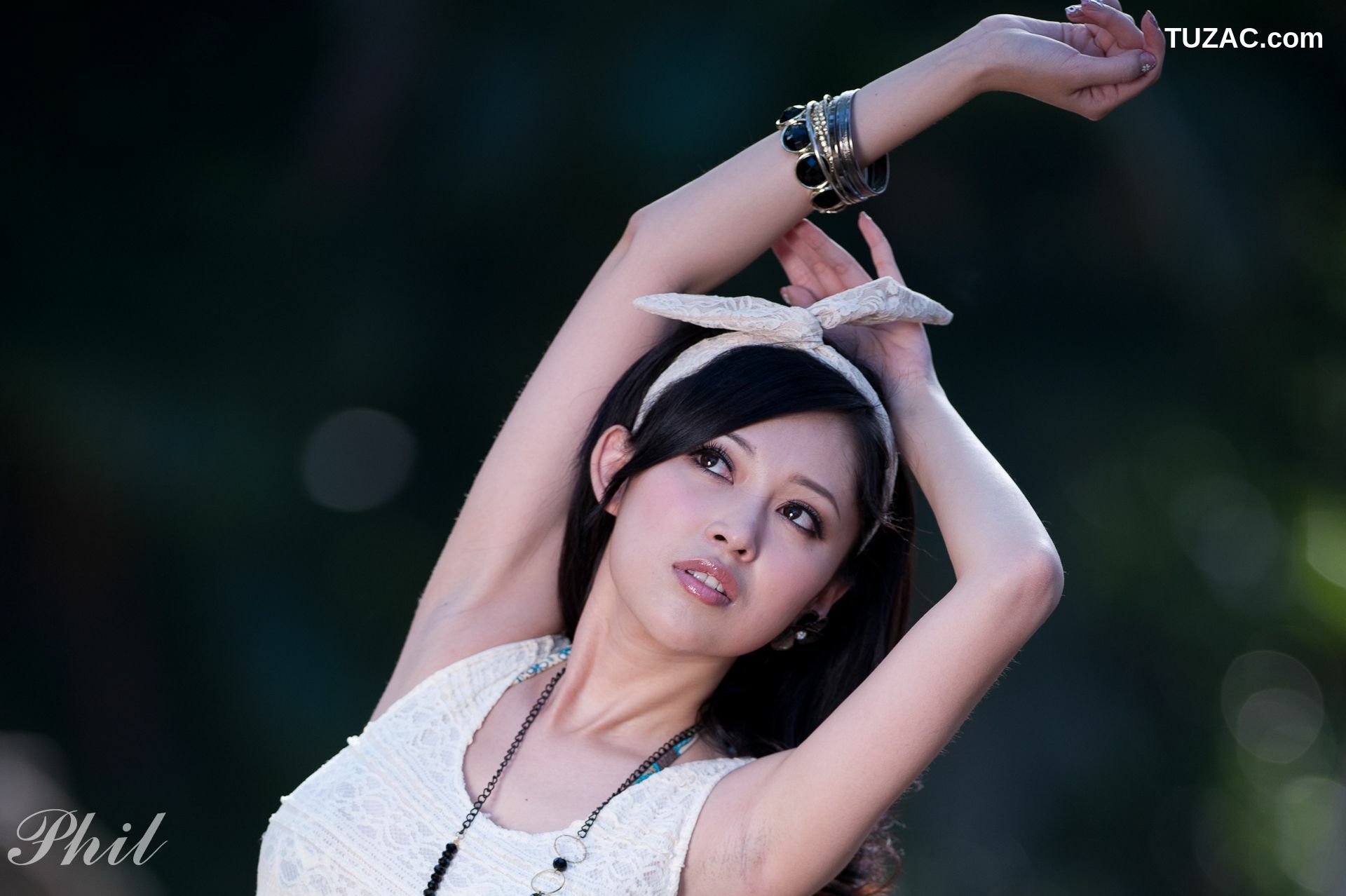 台湾正妹_Beautyleg腿模Avy《连衣裙公园外拍》写真集