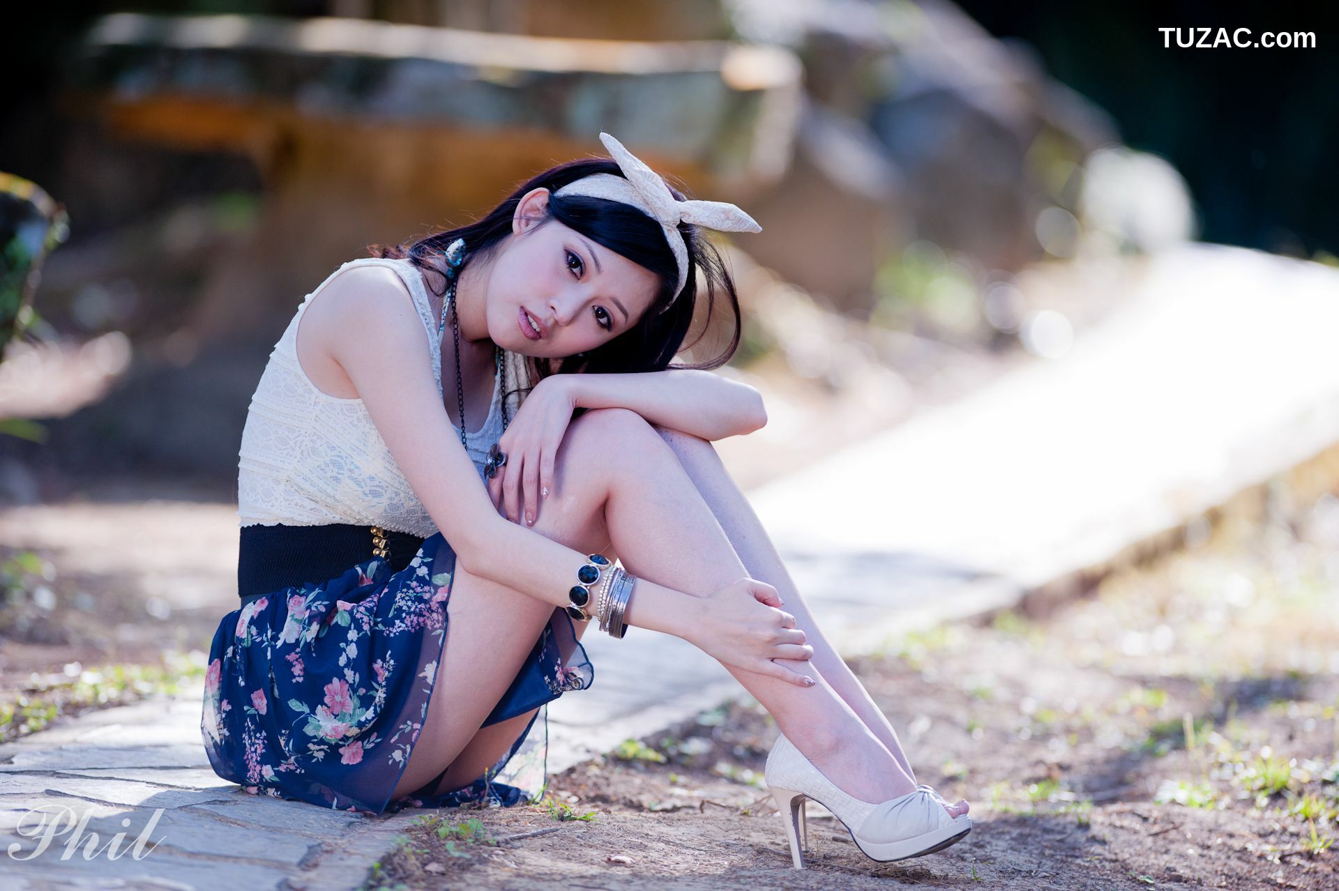 台湾正妹_Beautyleg腿模Avy《连衣裙公园外拍》写真集