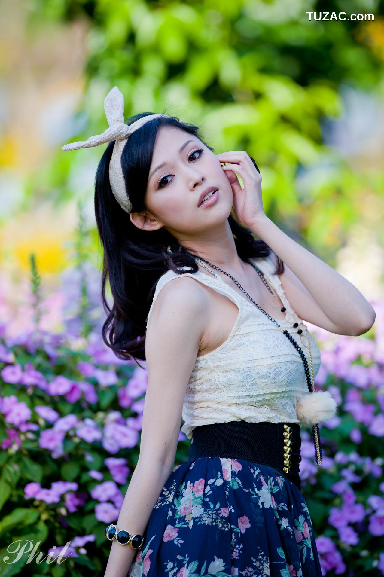 台湾正妹_Beautyleg腿模Avy《连衣裙公园外拍》写真集