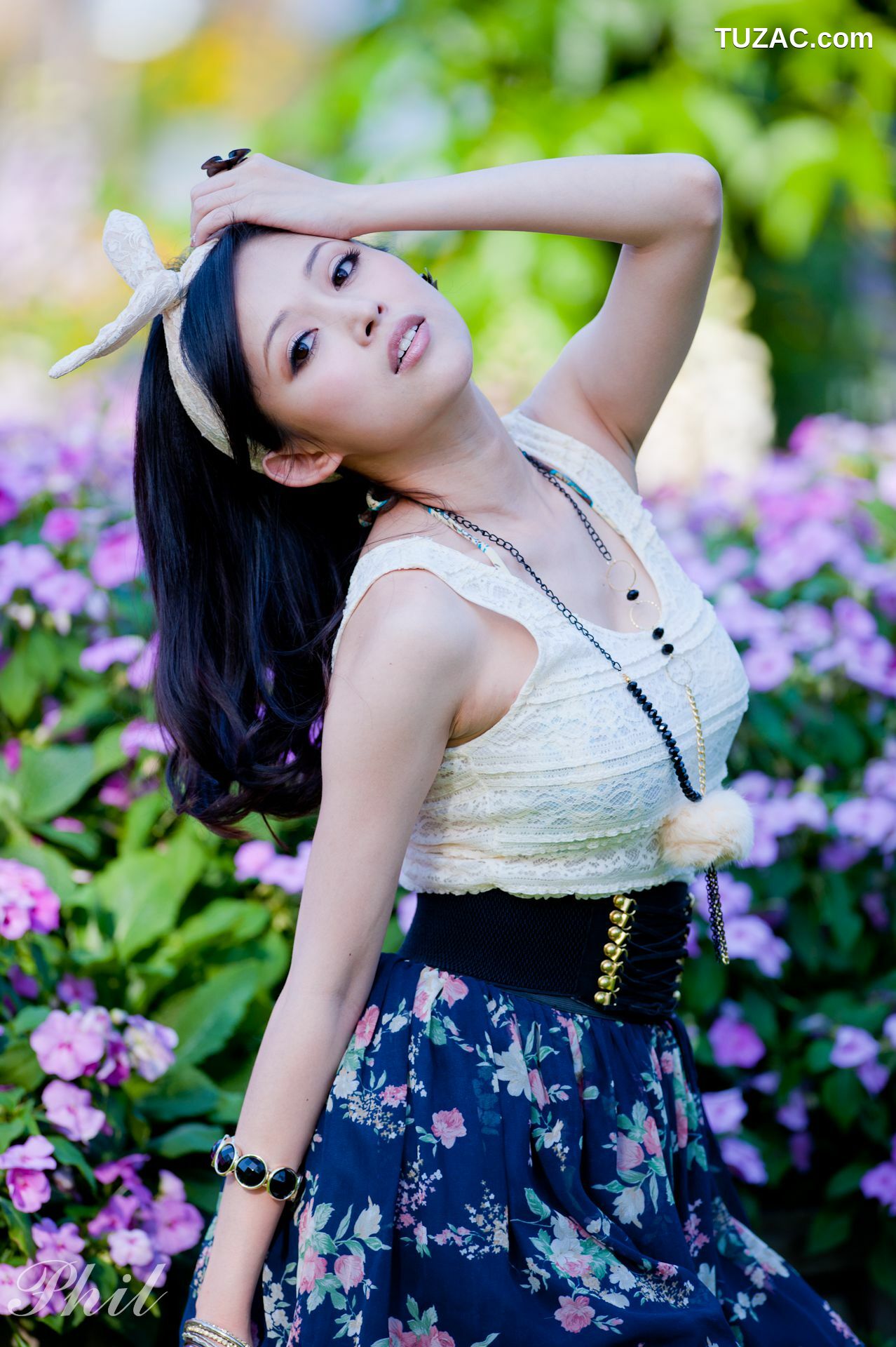 台湾正妹_Beautyleg腿模Avy《连衣裙公园外拍》写真集