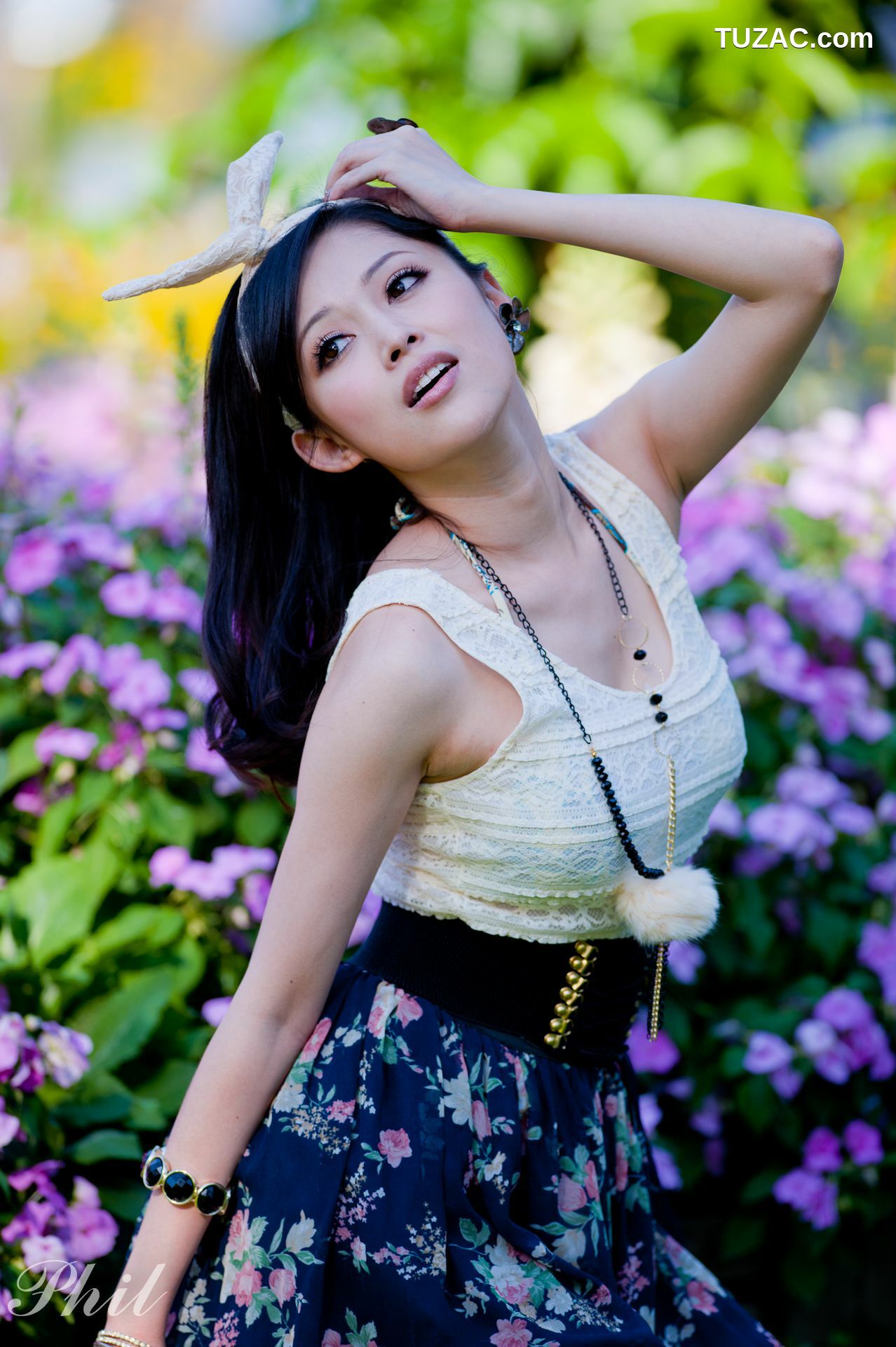 台湾正妹_Beautyleg腿模Avy《连衣裙公园外拍》写真集