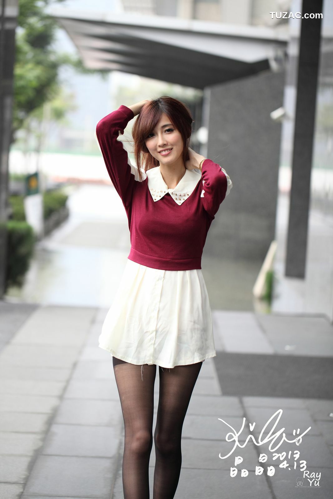 台湾正妹_Kila晶晶/廖挺伶《2套黑丝街拍图片》写真集