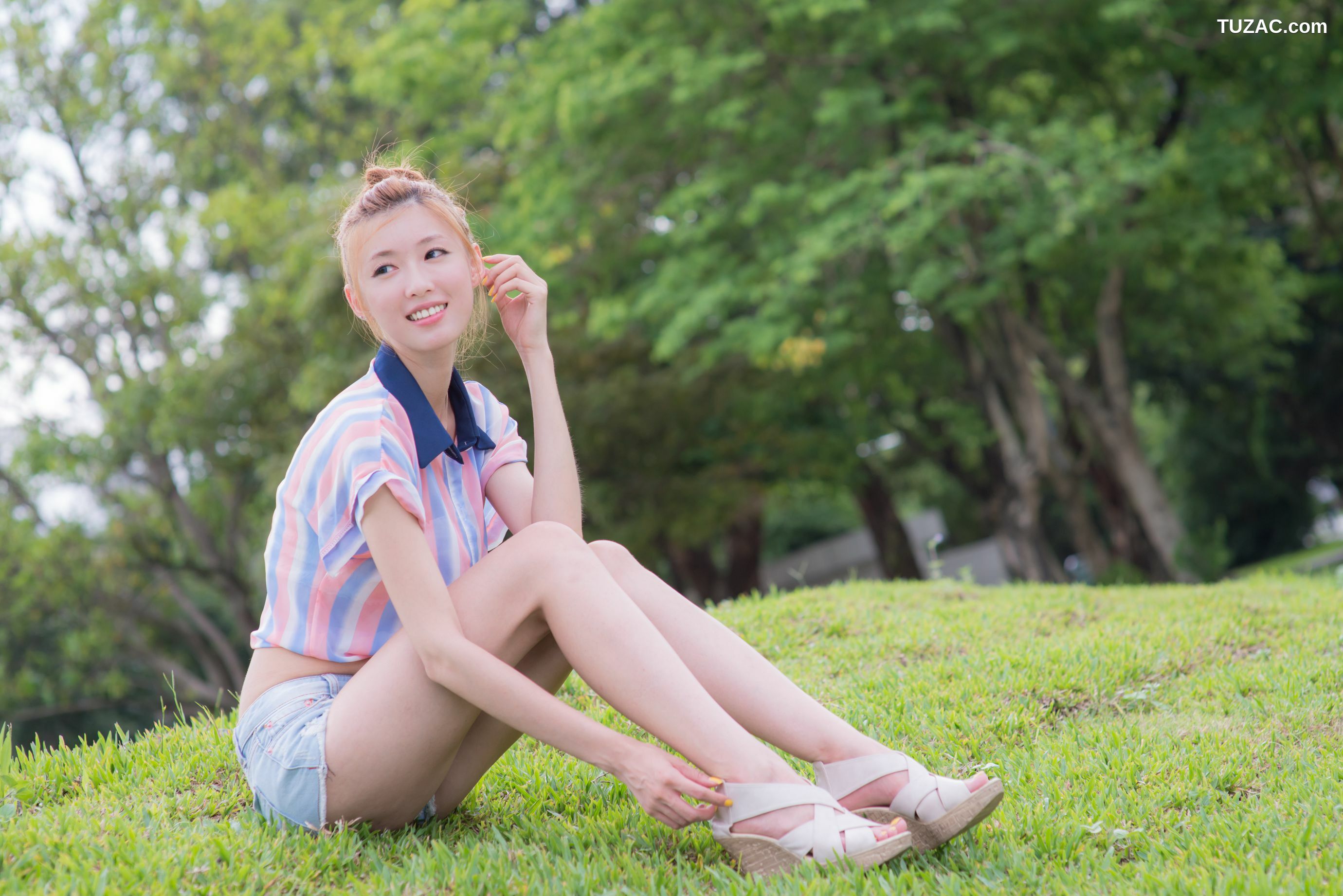 台湾正妹_Kila晶晶/廖挺伶《小清新热裤美腿街拍》写真集