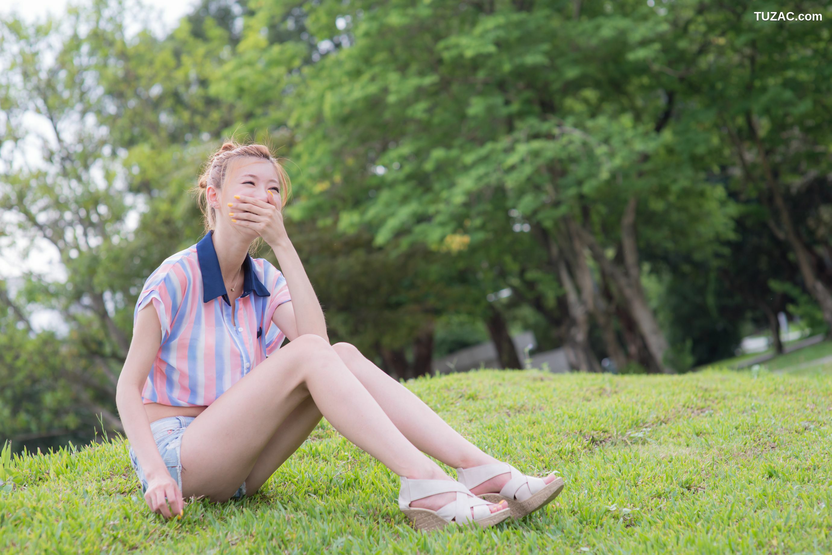 台湾正妹_Kila晶晶/廖挺伶《小清新热裤美腿街拍》写真集