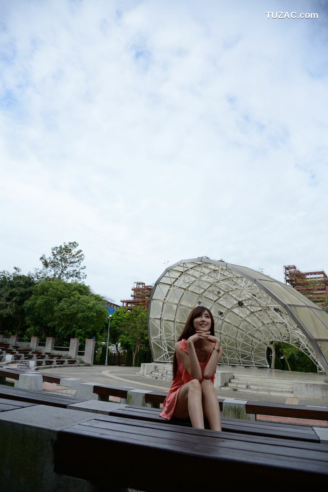 台湾正妹_Kila晶晶/廖挺伶《粉色连衣裙外拍》写真集