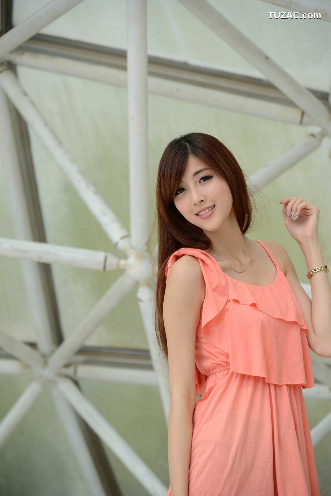 台湾正妹_Kila晶晶/廖挺伶《粉色连衣裙外拍》写真集