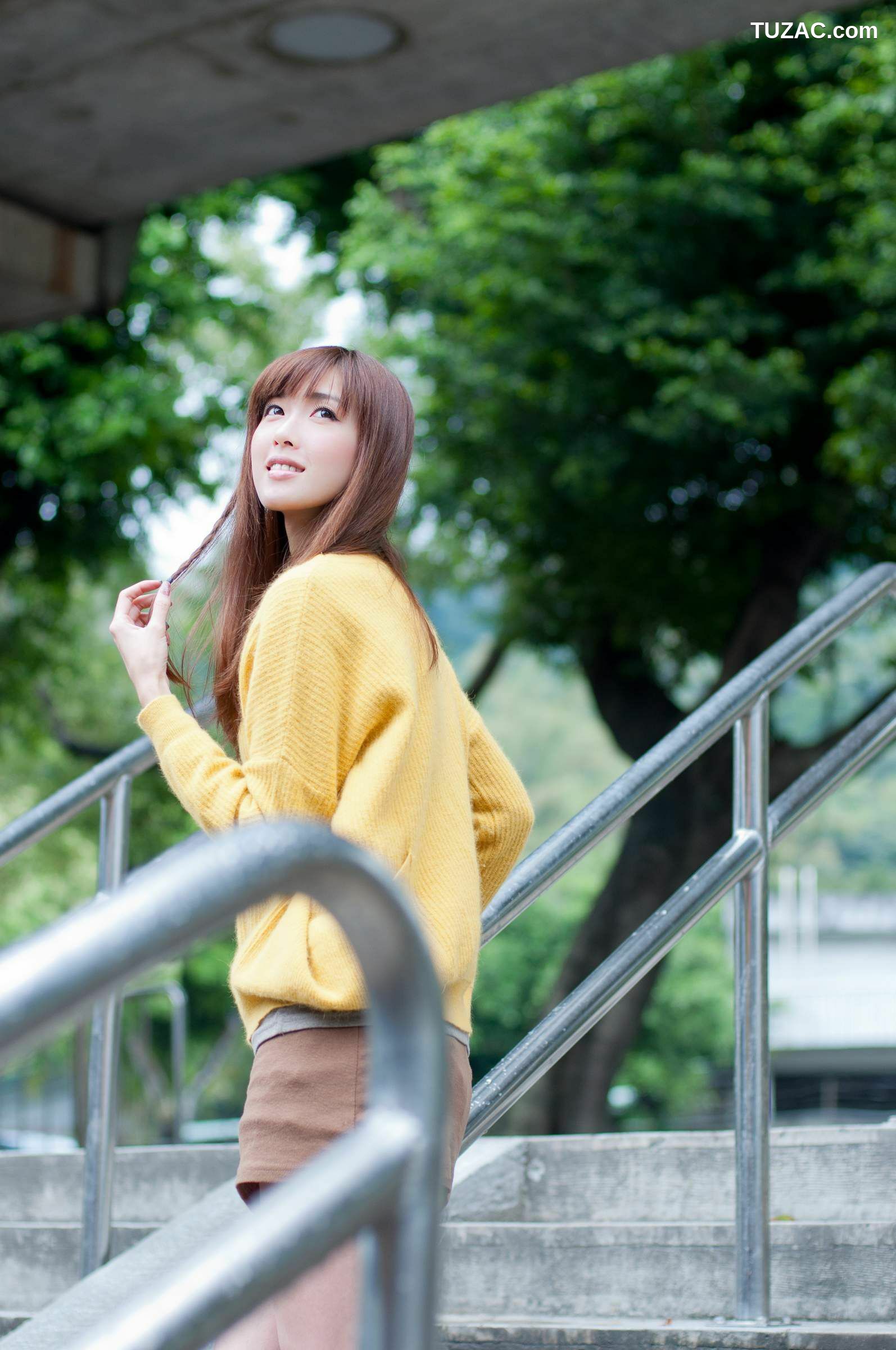 台湾正妹_Kila晶晶/廖挺伶《莲池潭外拍》写真集