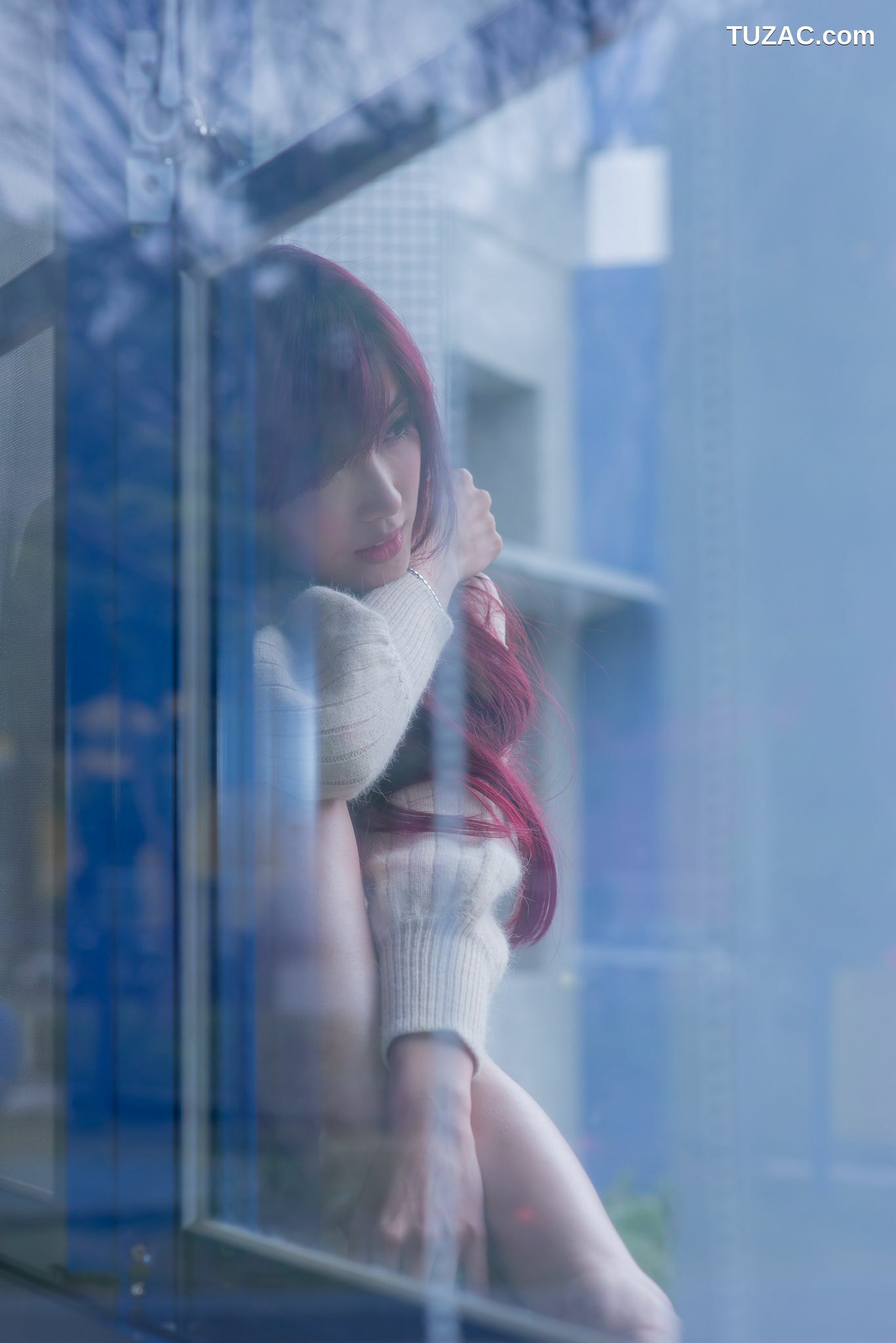 台湾正妹_Kila晶晶/廖挺伶《针织衫套裙街拍》写真集