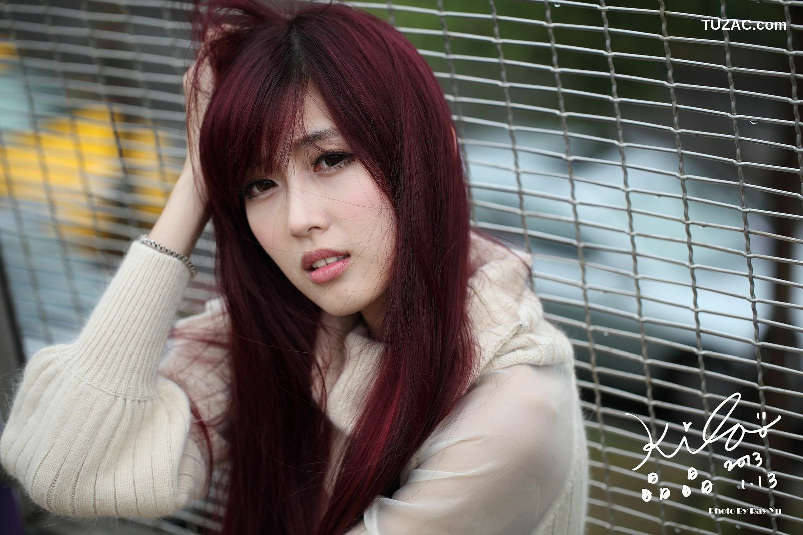 台湾正妹_Kila晶晶/廖挺伶《针织衫套裙街拍》写真集