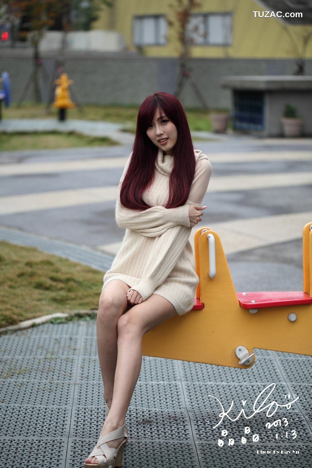 台湾正妹_Kila晶晶/廖挺伶《针织衫套裙街拍》写真集