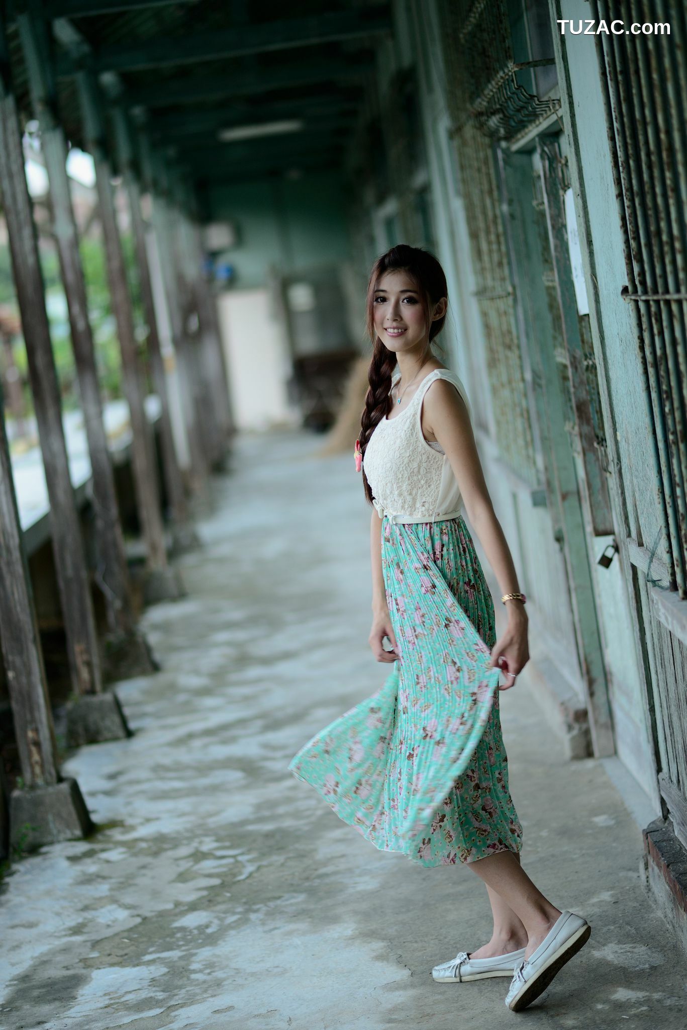 台湾正妹_Kila晶晶/金允乔《小清新唯美长裙》外拍写真集
