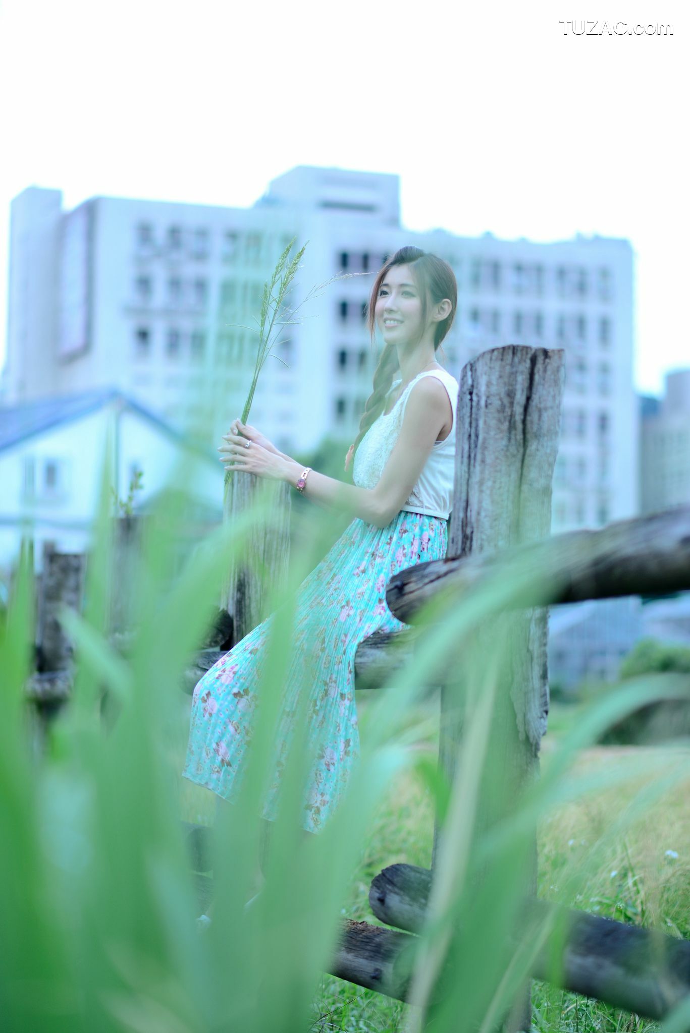 台湾正妹_Kila晶晶/金允乔《小清新唯美长裙》外拍写真集