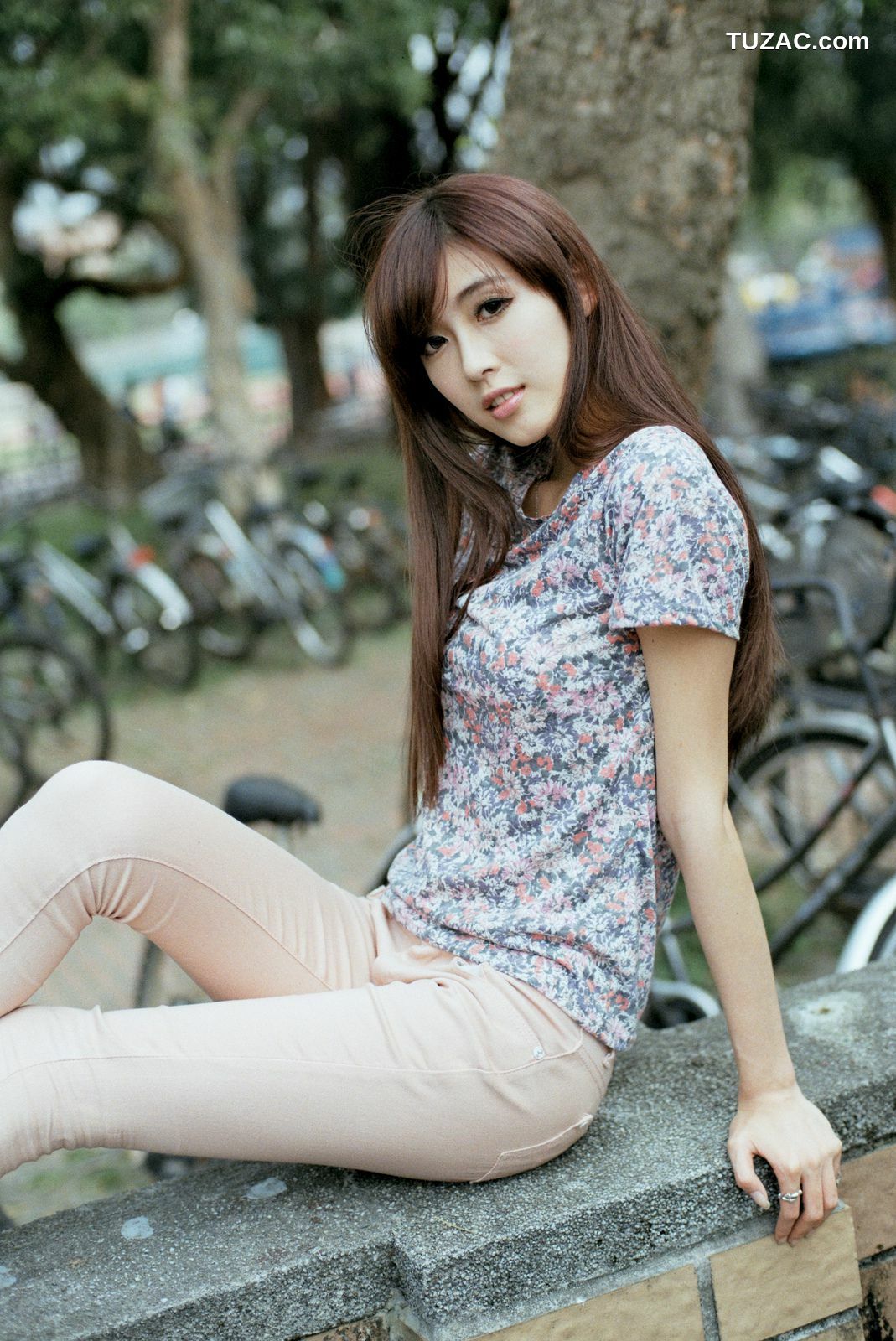 台湾正妹_Kila晶晶/金允乔《校园美拍系列图片》写真合集