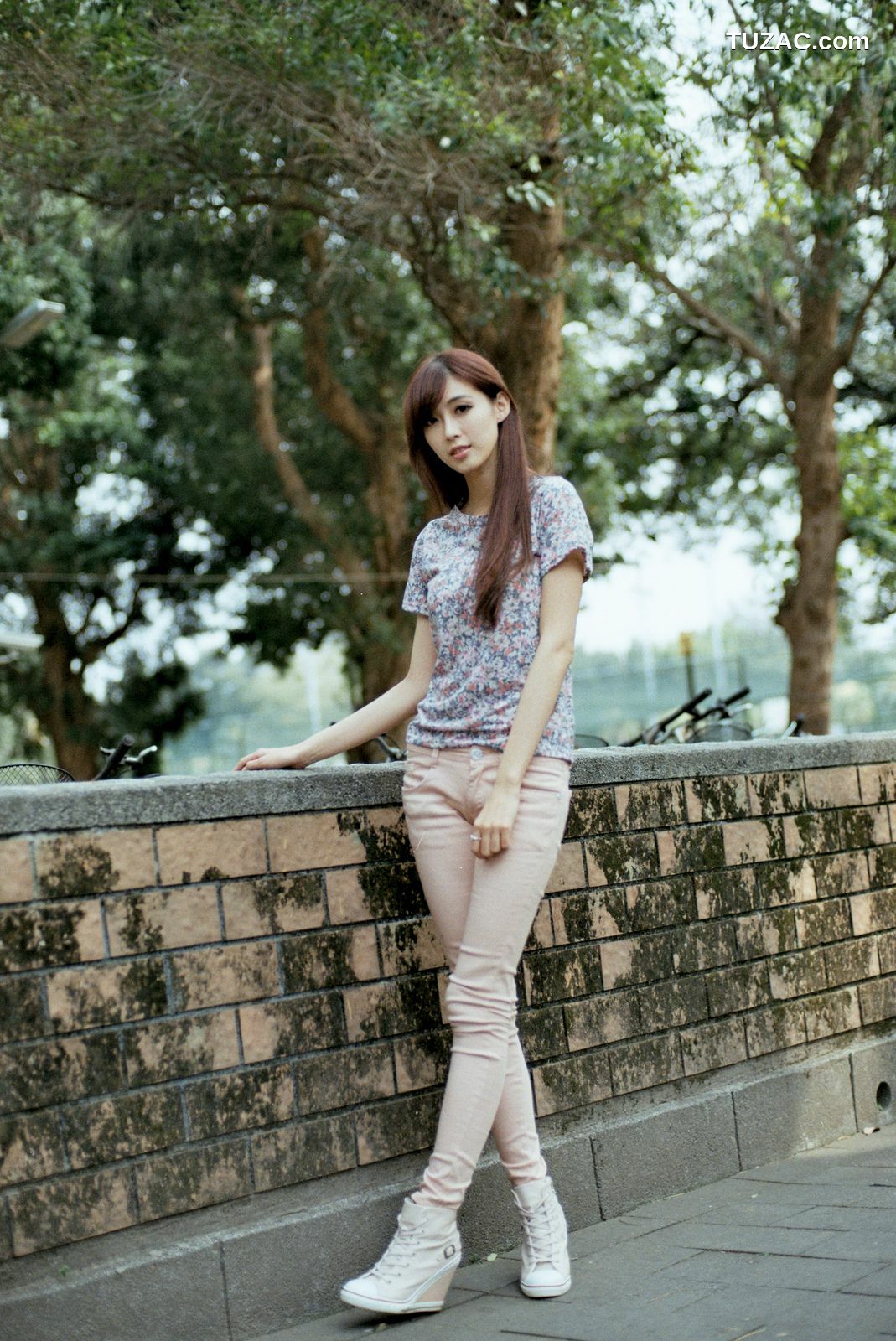 台湾正妹_Kila晶晶/金允乔《校园美拍系列图片》写真合集