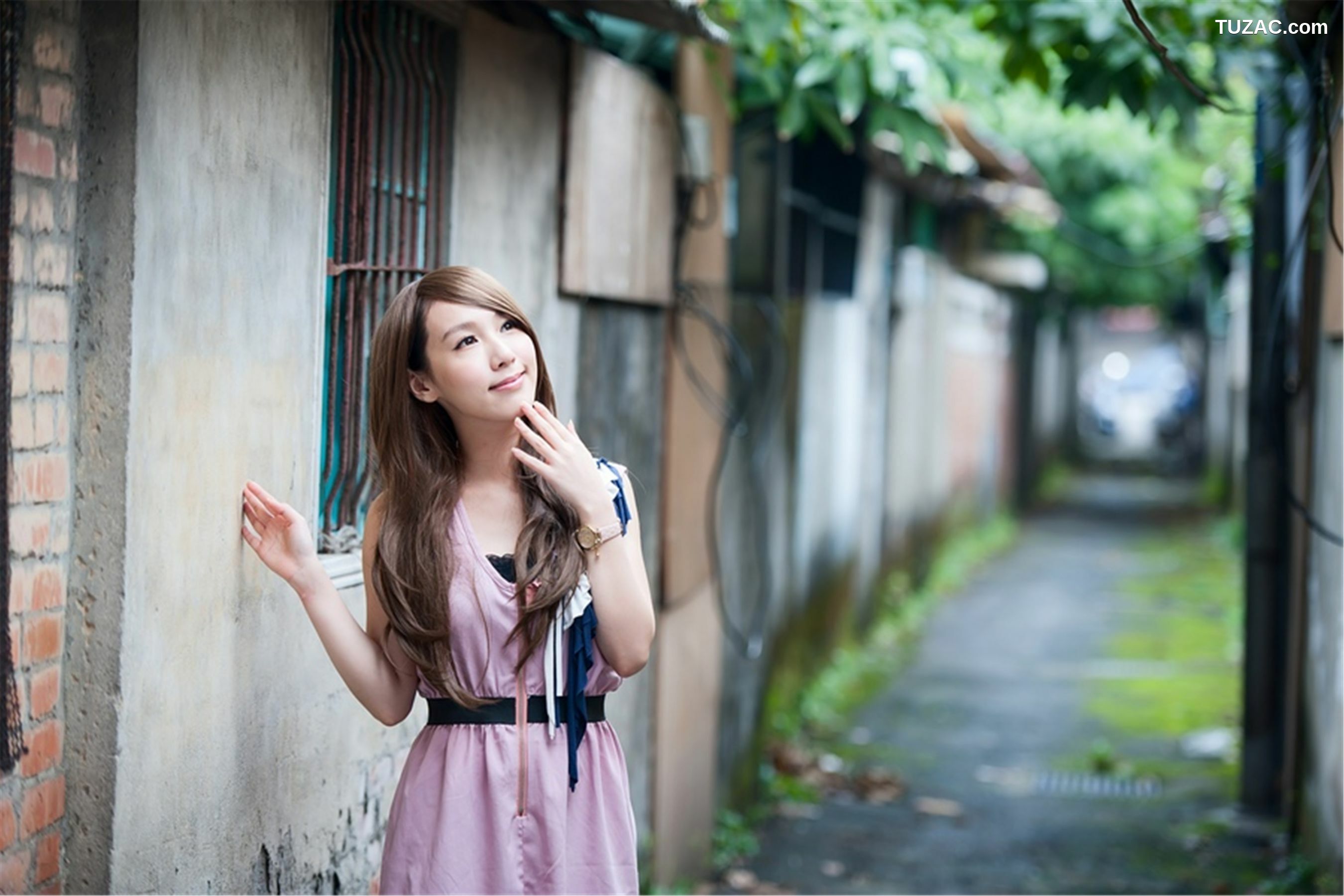 台湾正妹_Kimi小步/吕思莹《小港老巷街拍》写真集