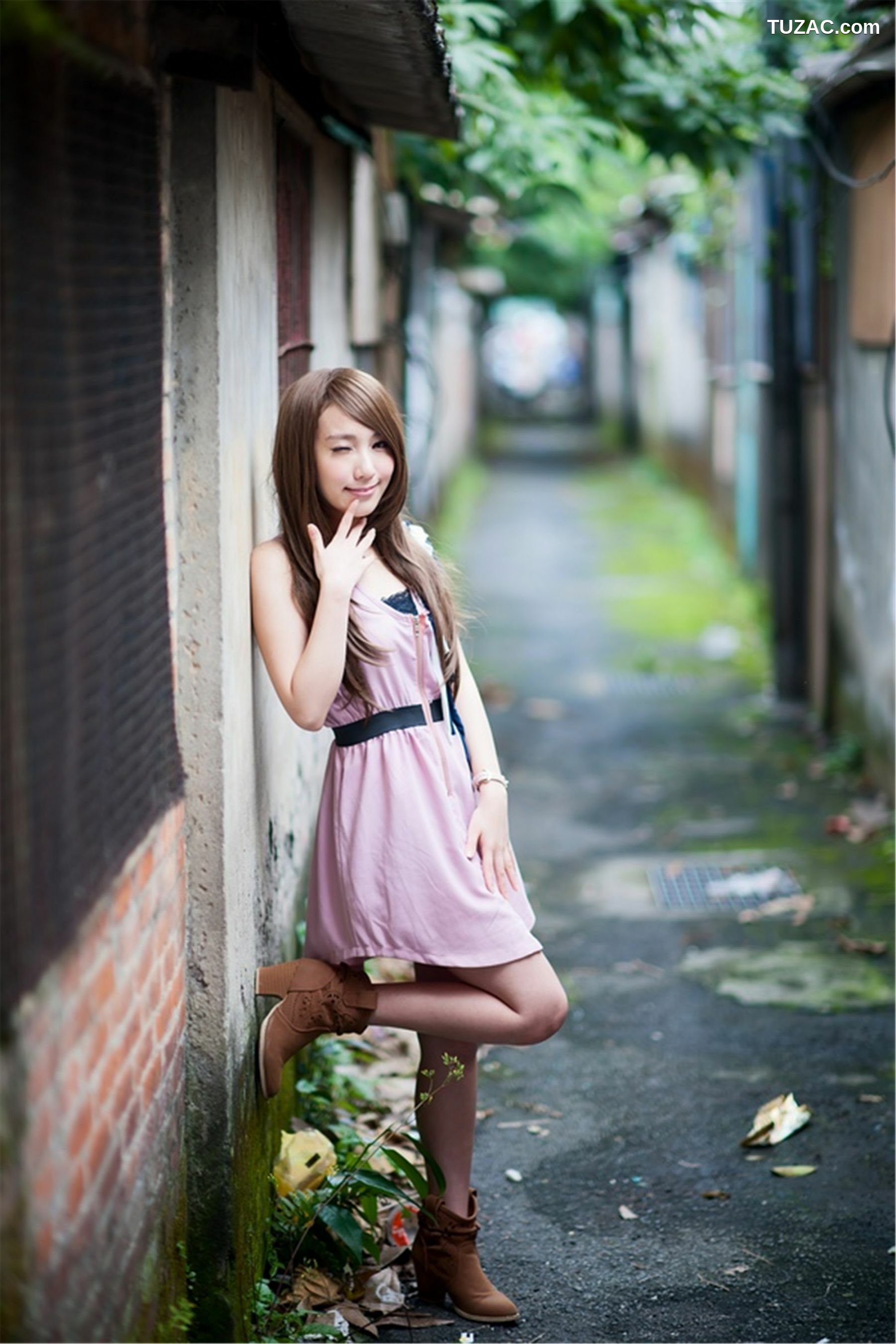 台湾正妹_Kimi小步/吕思莹《小港老巷街拍》写真集