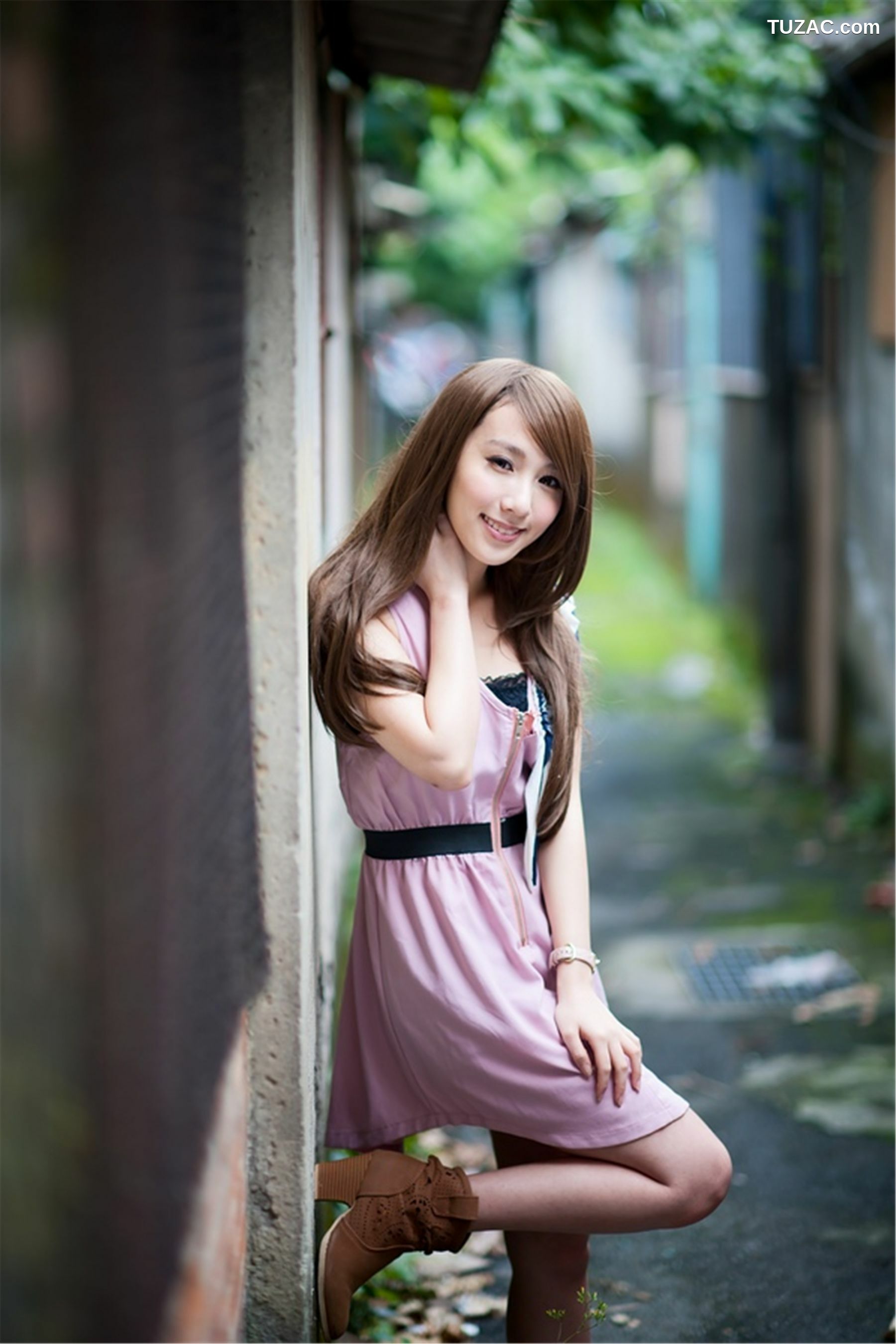 台湾正妹_Kimi小步/吕思莹《小港老巷街拍》写真集