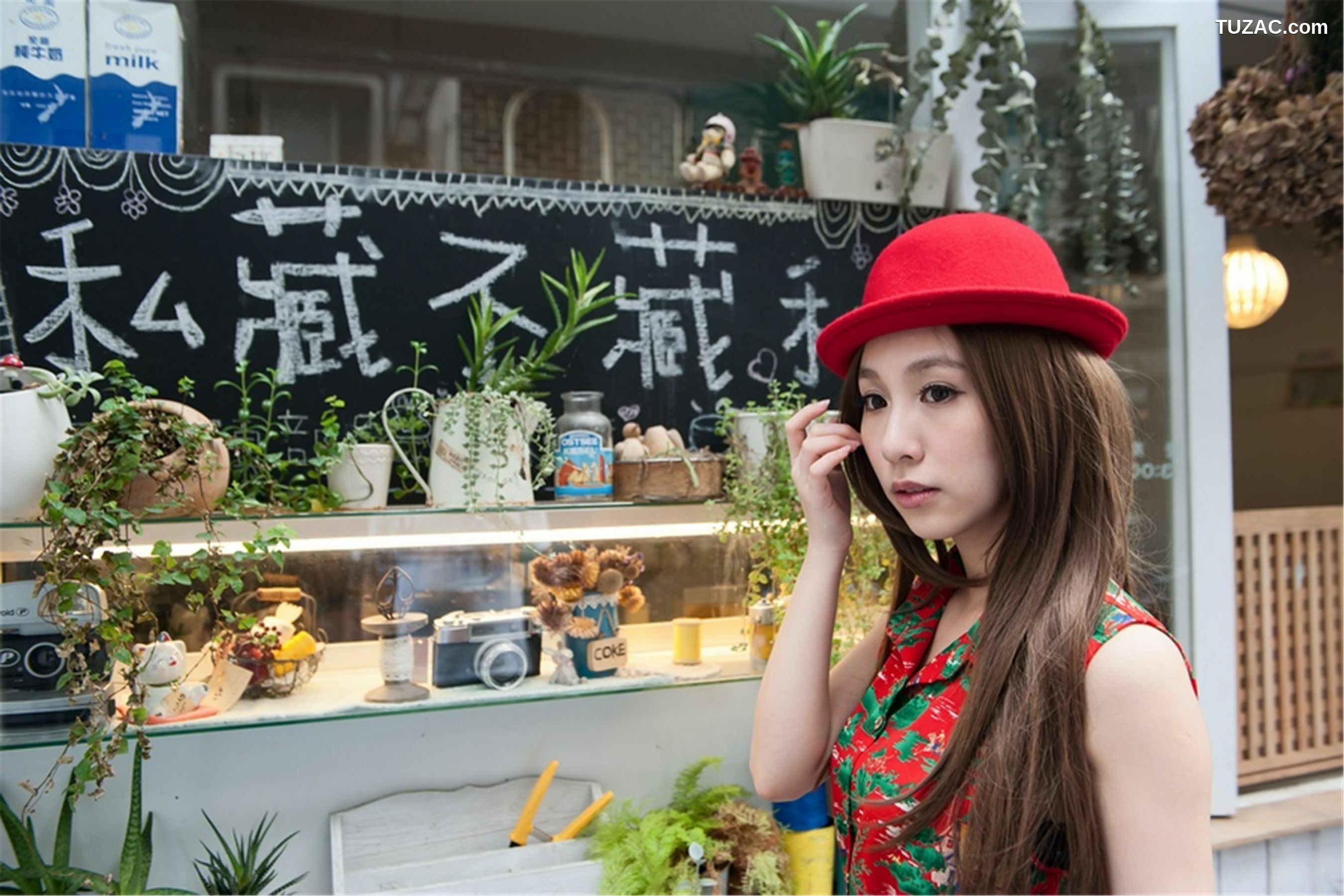 台湾正妹_Kimi小步/吕思莹《小港老巷街拍》写真集