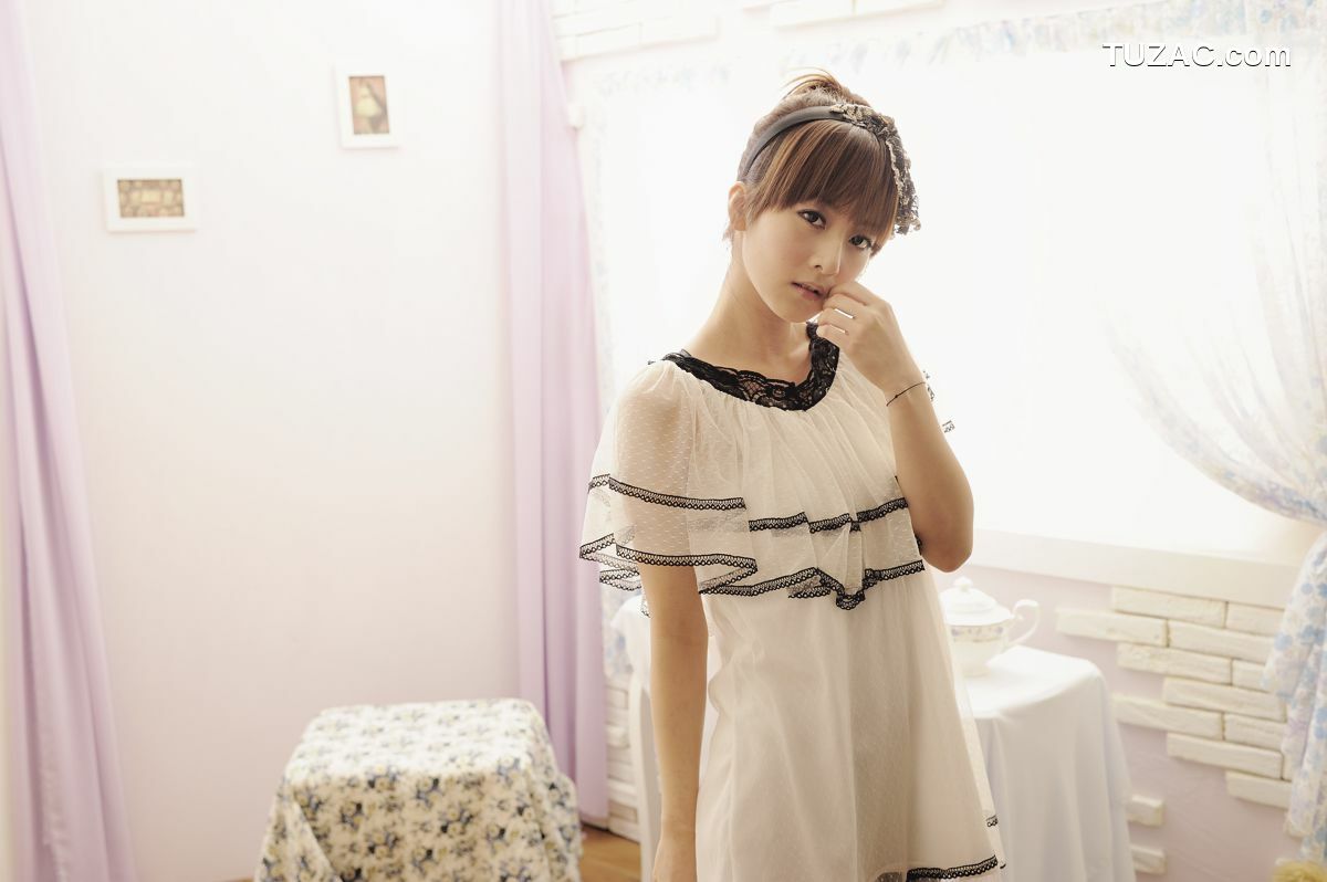 台湾正妹_Mikako/张允霏《琴棚棚拍》写真集