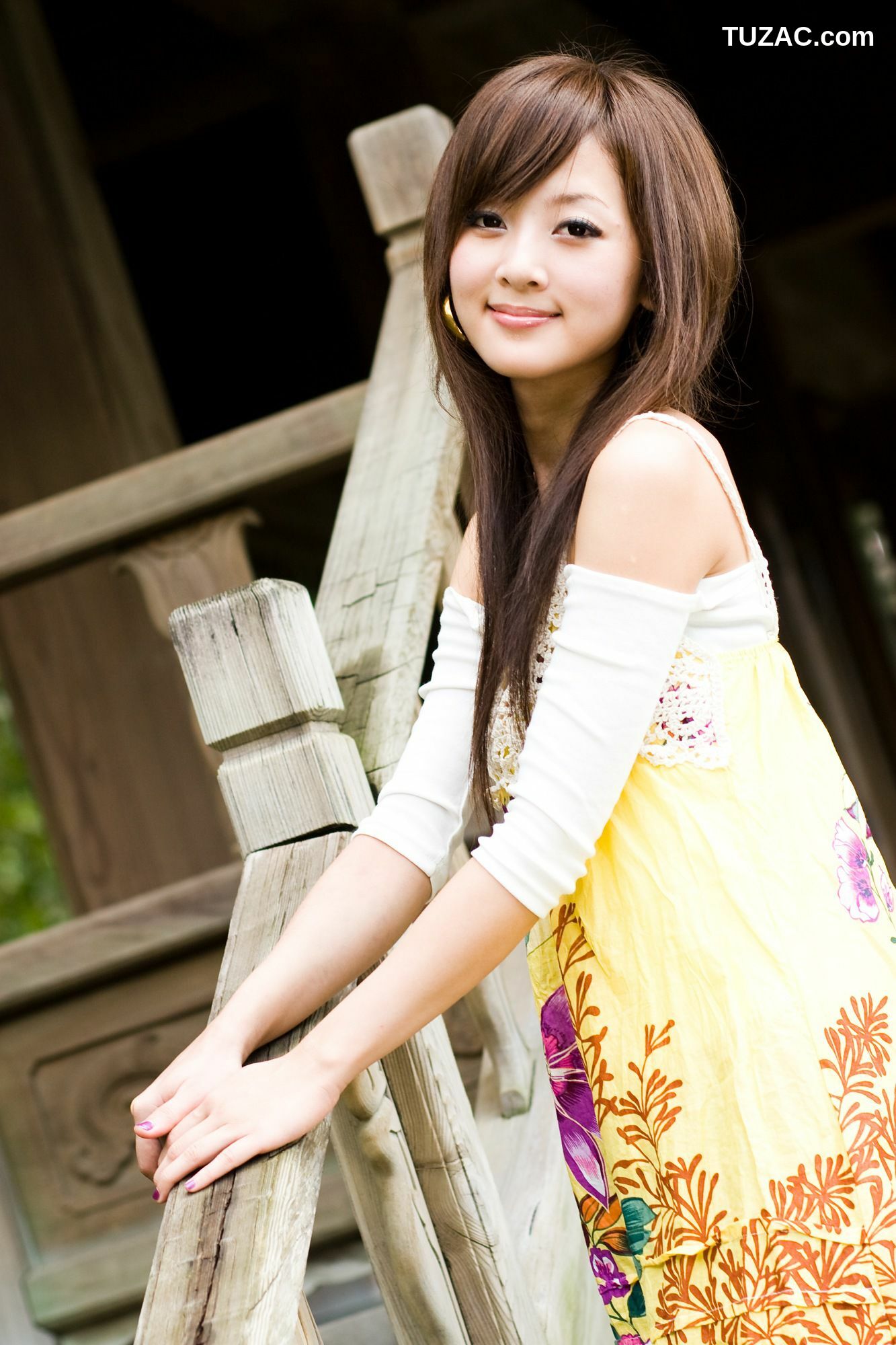 台湾正妹_Mikako/张凯洁《至善園、原住民公園外拍》写真集