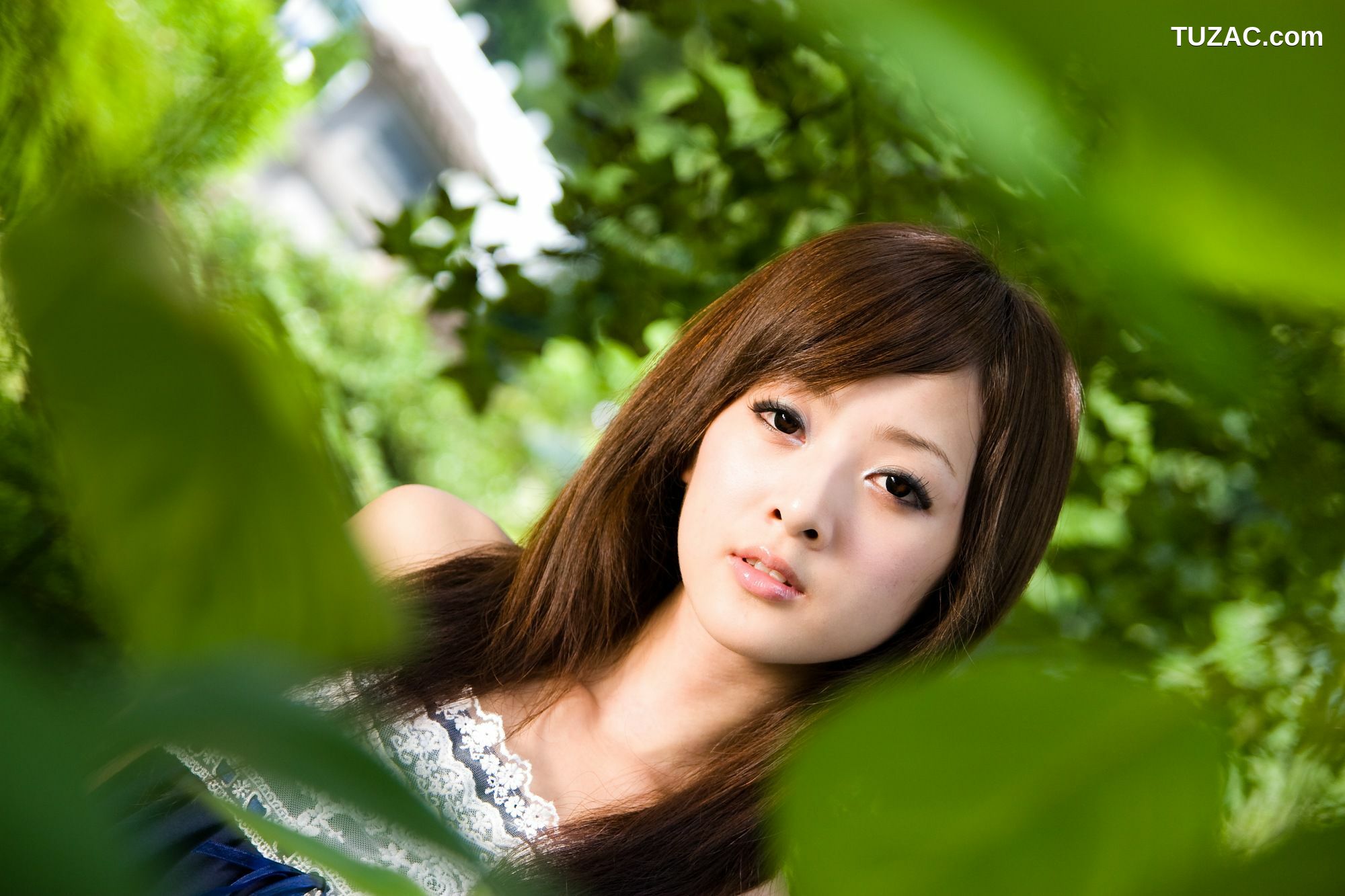 台湾正妹_Mikako/张凯洁《至善園、原住民公園外拍》写真集