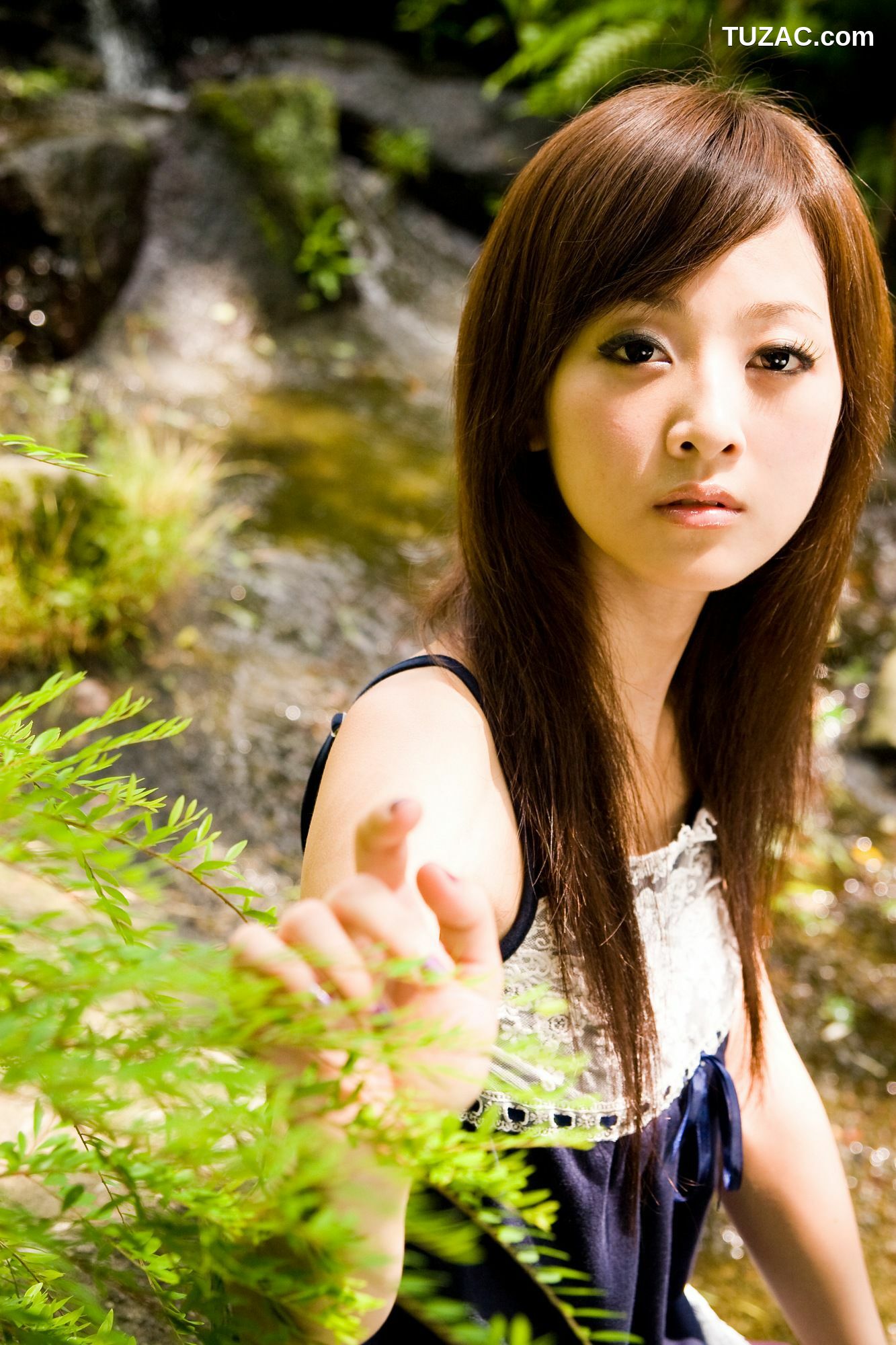 台湾正妹_Mikako/张凯洁《至善園、原住民公園外拍》写真集