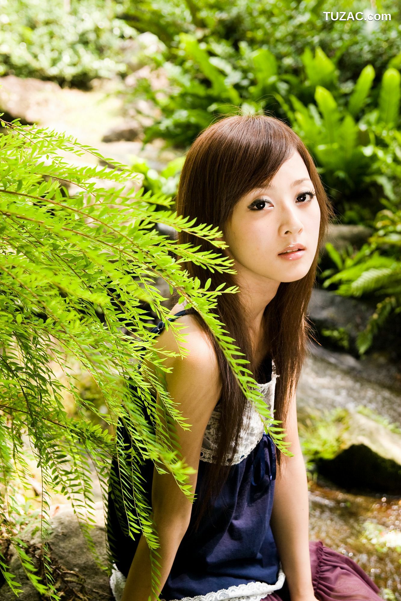 台湾正妹_Mikako/张凯洁《至善園、原住民公園外拍》写真集