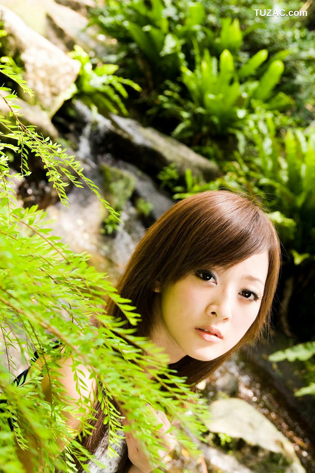 台湾正妹_Mikako/张凯洁《至善園、原住民公園外拍》写真集