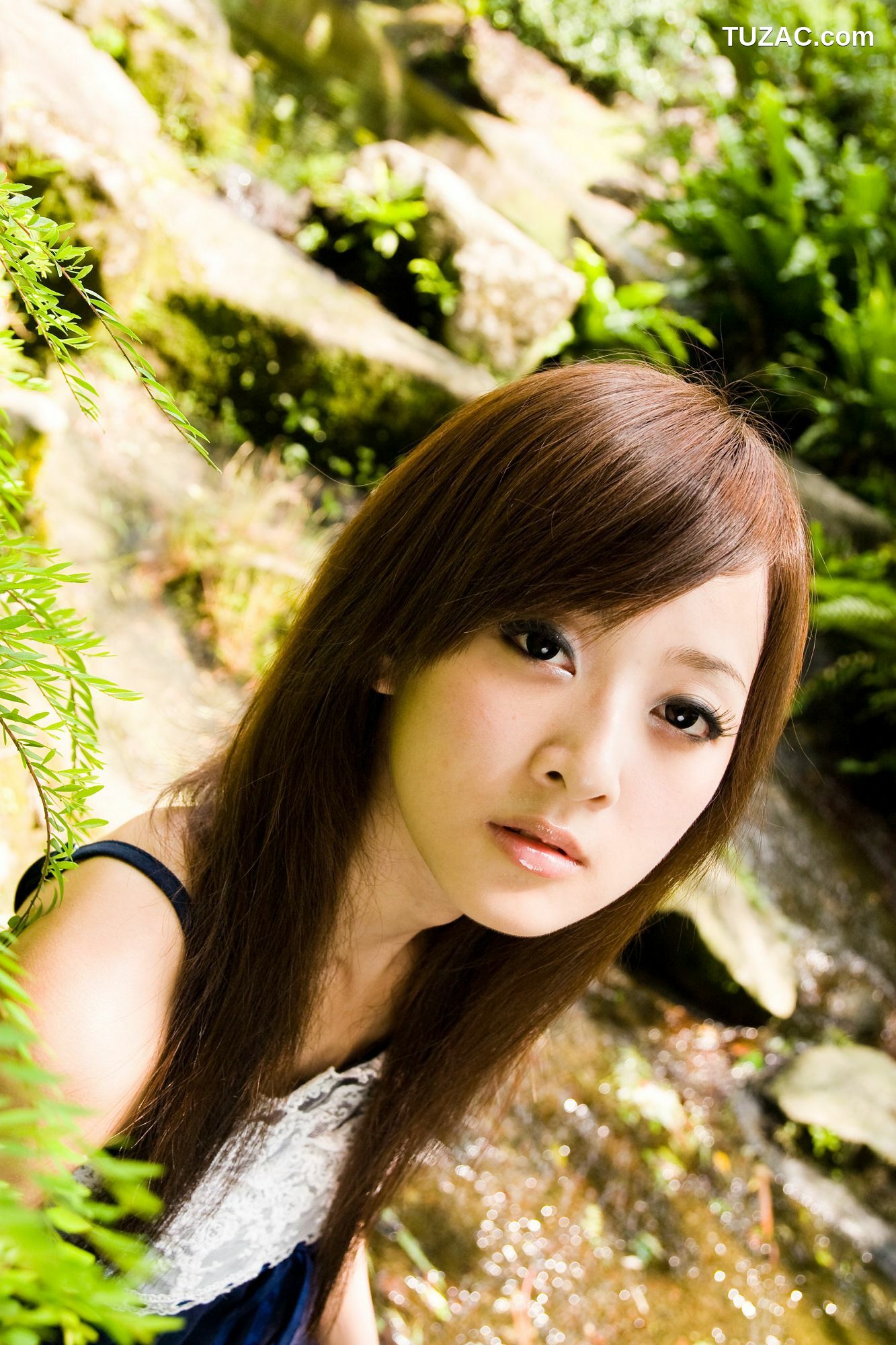 台湾正妹_Mikako/张凯洁《至善園、原住民公園外拍》写真集