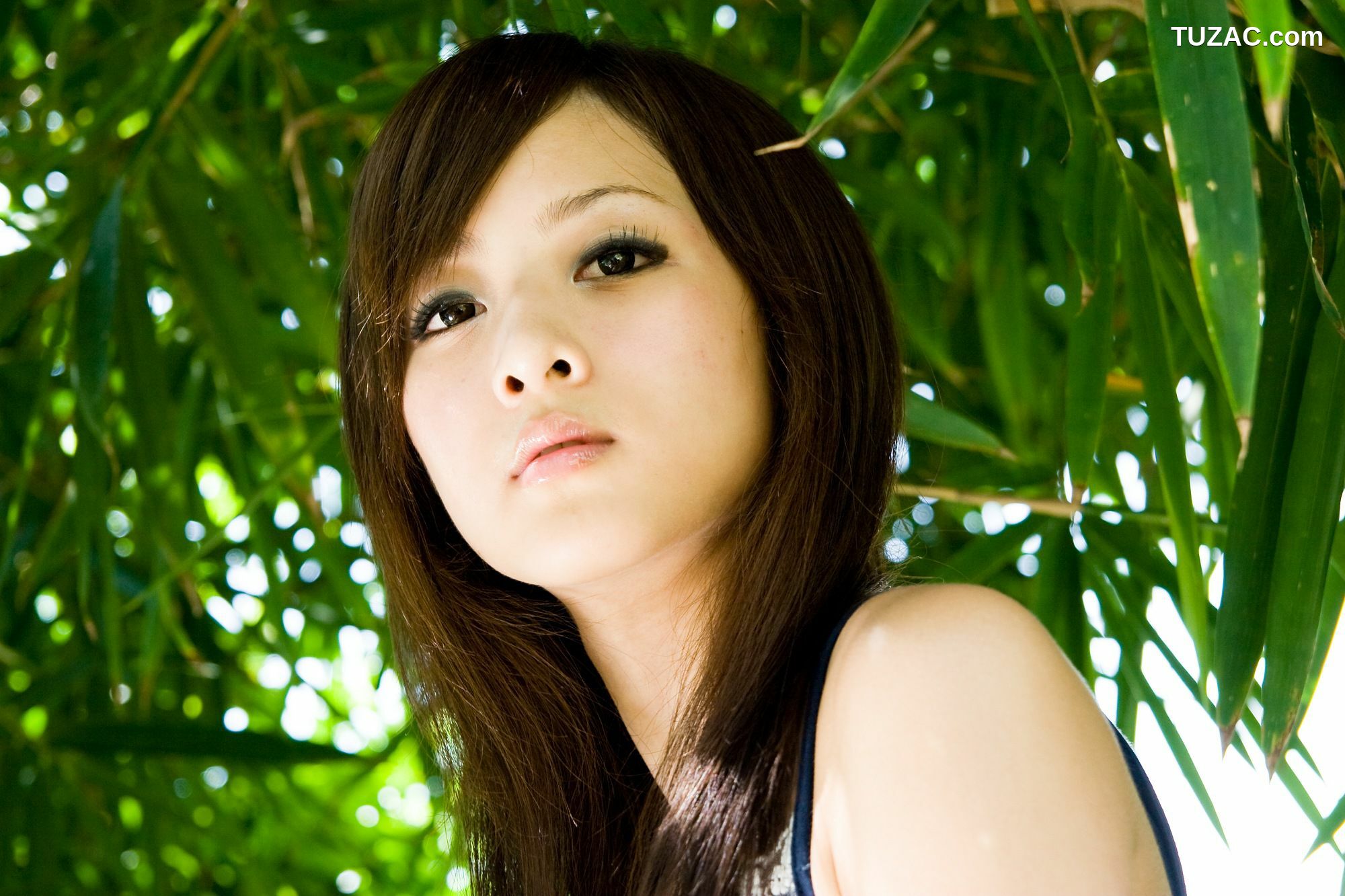 台湾正妹_Mikako/张凯洁《至善園、原住民公園外拍》写真集